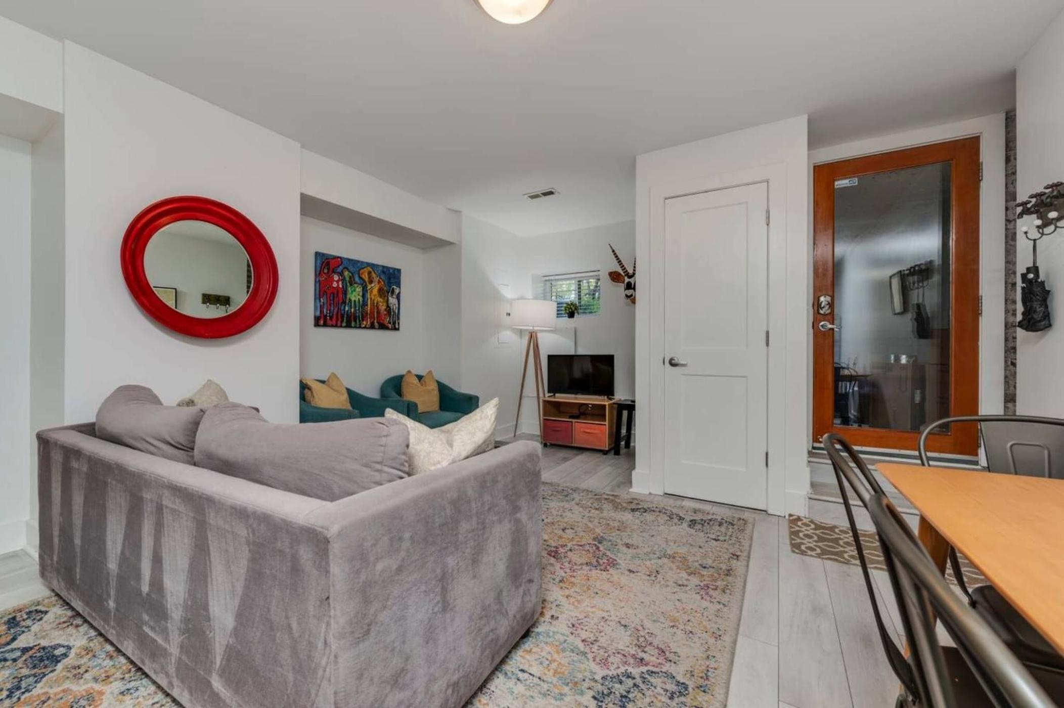 Charming 2BD1BA in Hip Area - Near Metro view 5