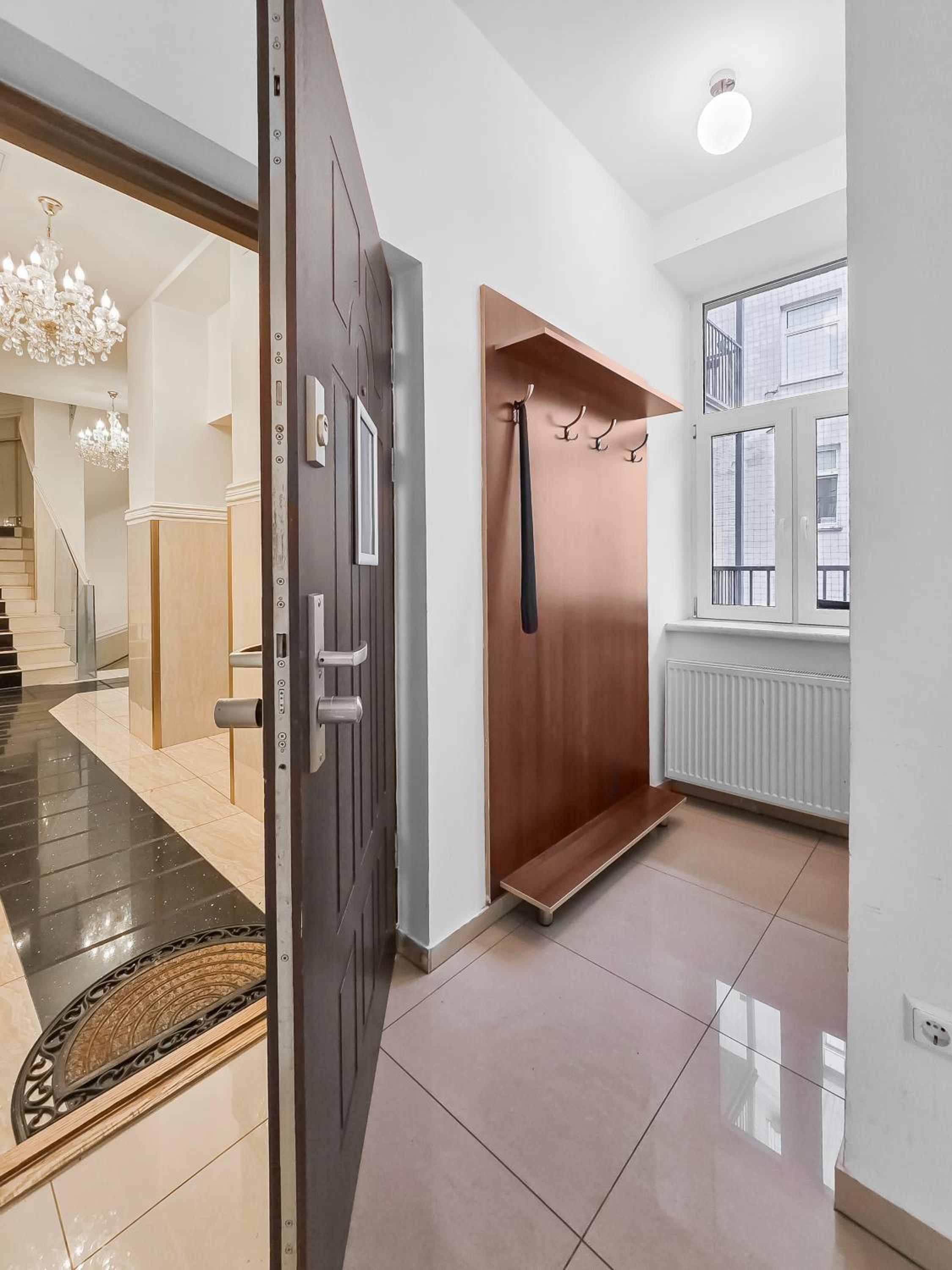 Spacious 3-Bedroom Retreat with Balcony for 8 Near Millennium Tower