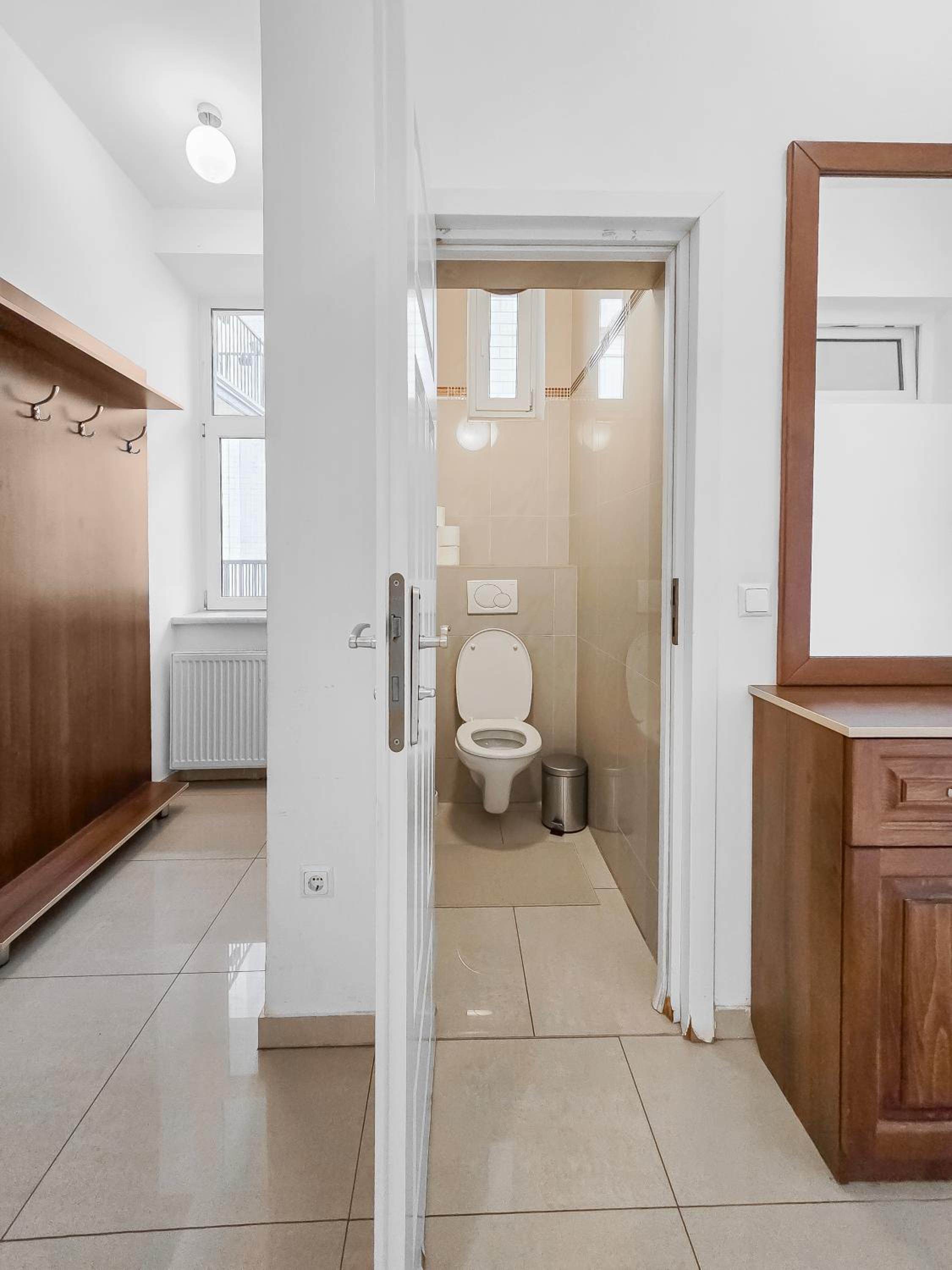 Spacious 3-Bedroom Retreat with Balcony for 8 Near Millennium Tower