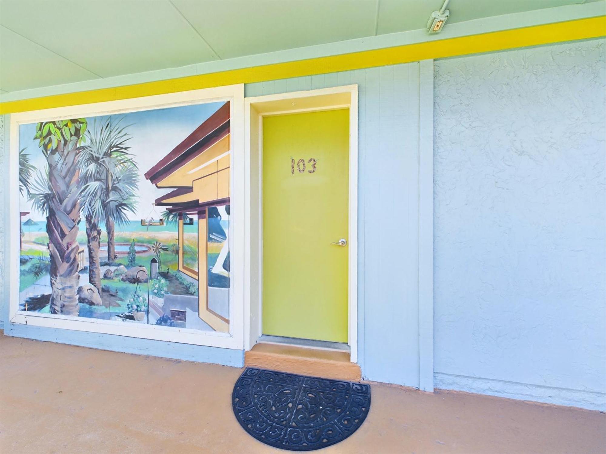 1br Apartment At Oceanfront Complex With Pool