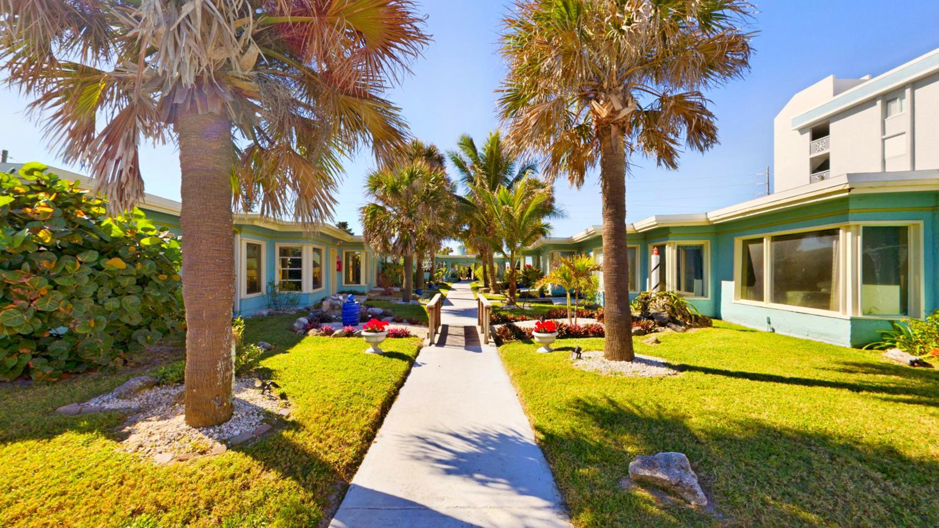 1br Apartment At Oceanfront Complex With Pool
