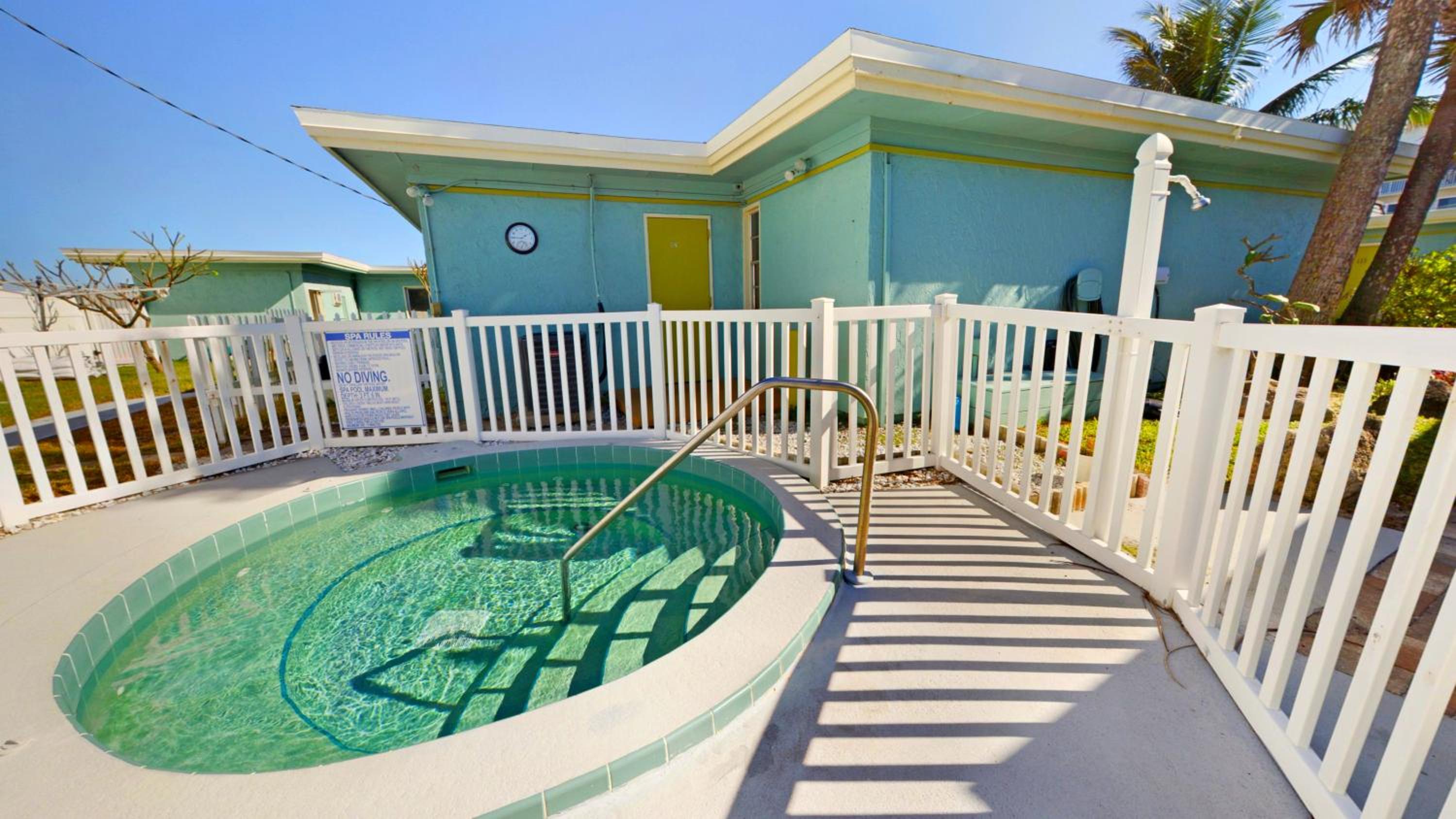 1br Apartment At Oceanfront Complex With Pool