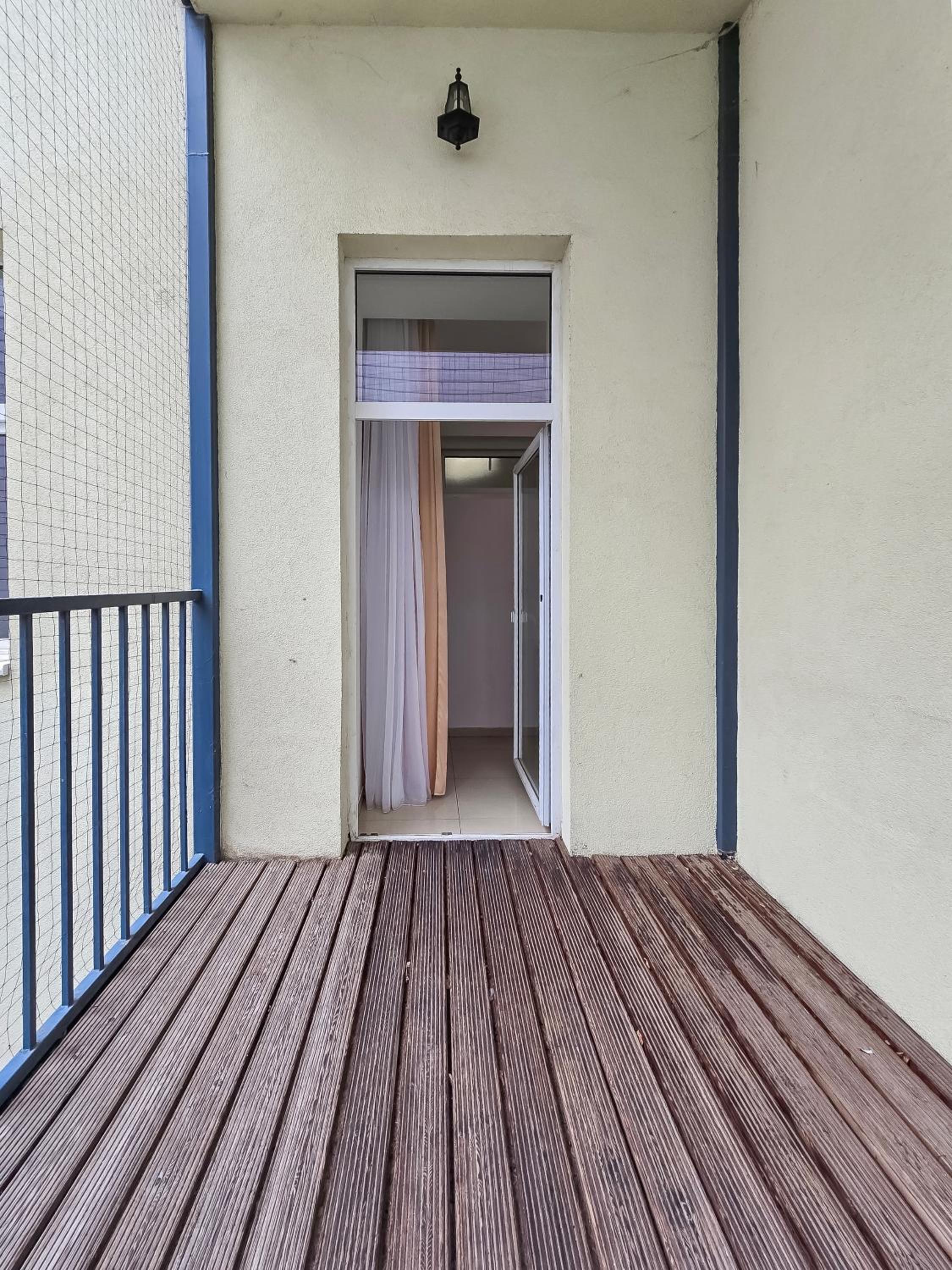 Spacious 3-Bedroom Retreat with Balcony for 8 Near Millennium Tower