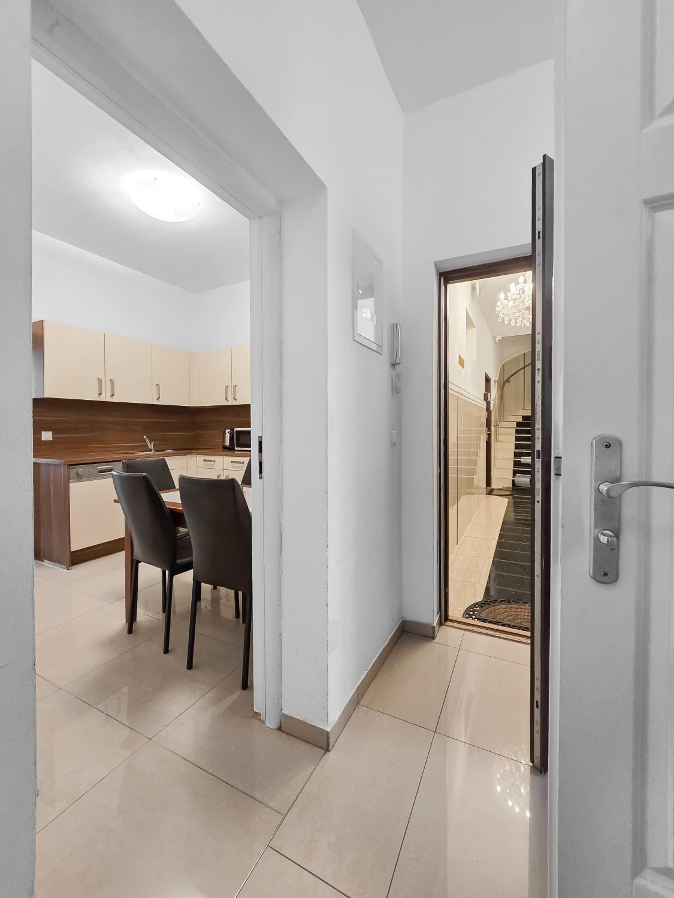 Spacious 3-Bedroom Retreat with Balcony for 8 Near Millennium Tower