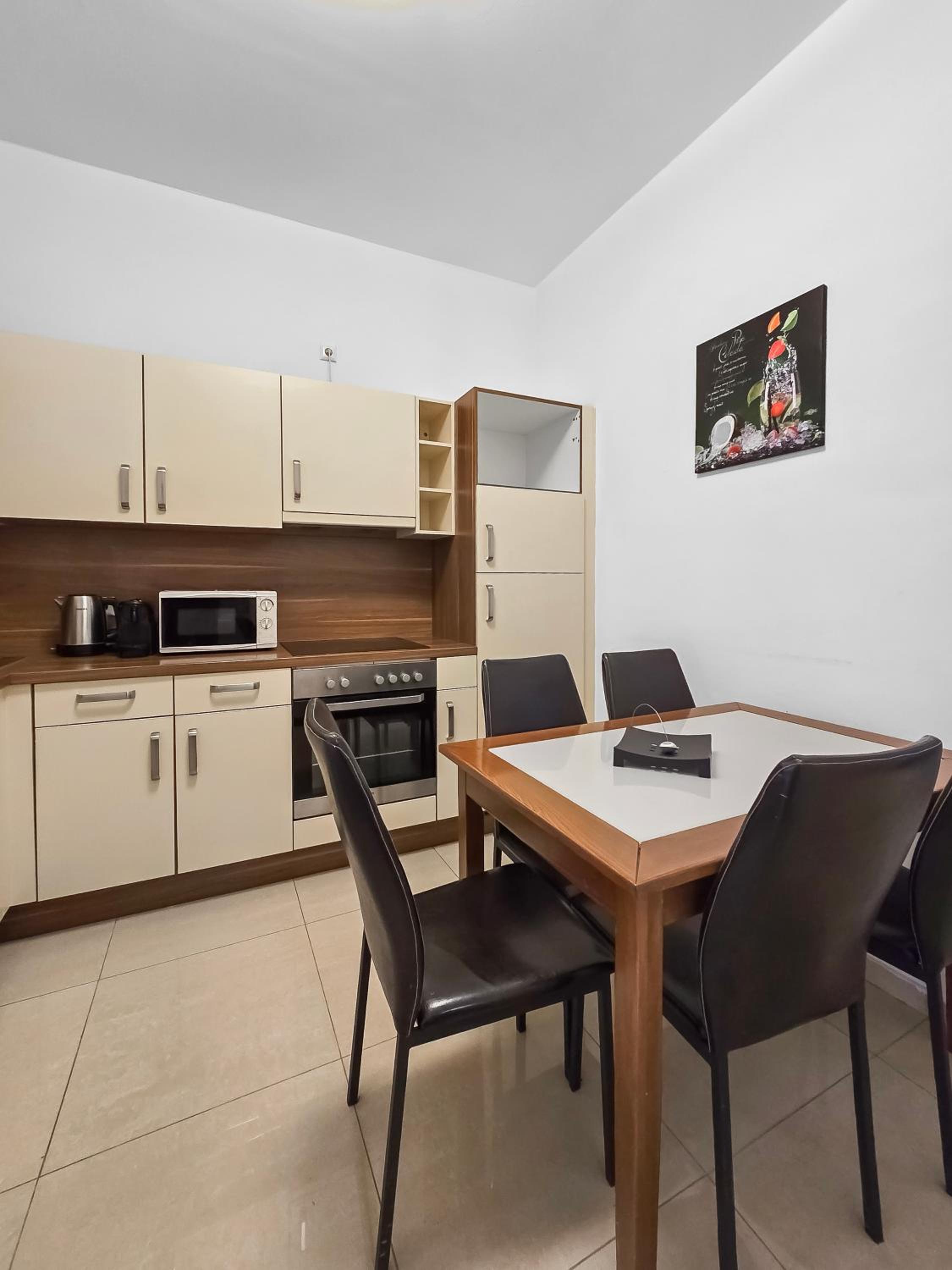 Spacious 3-Bedroom Retreat with Balcony for 8 Near Millennium Tower