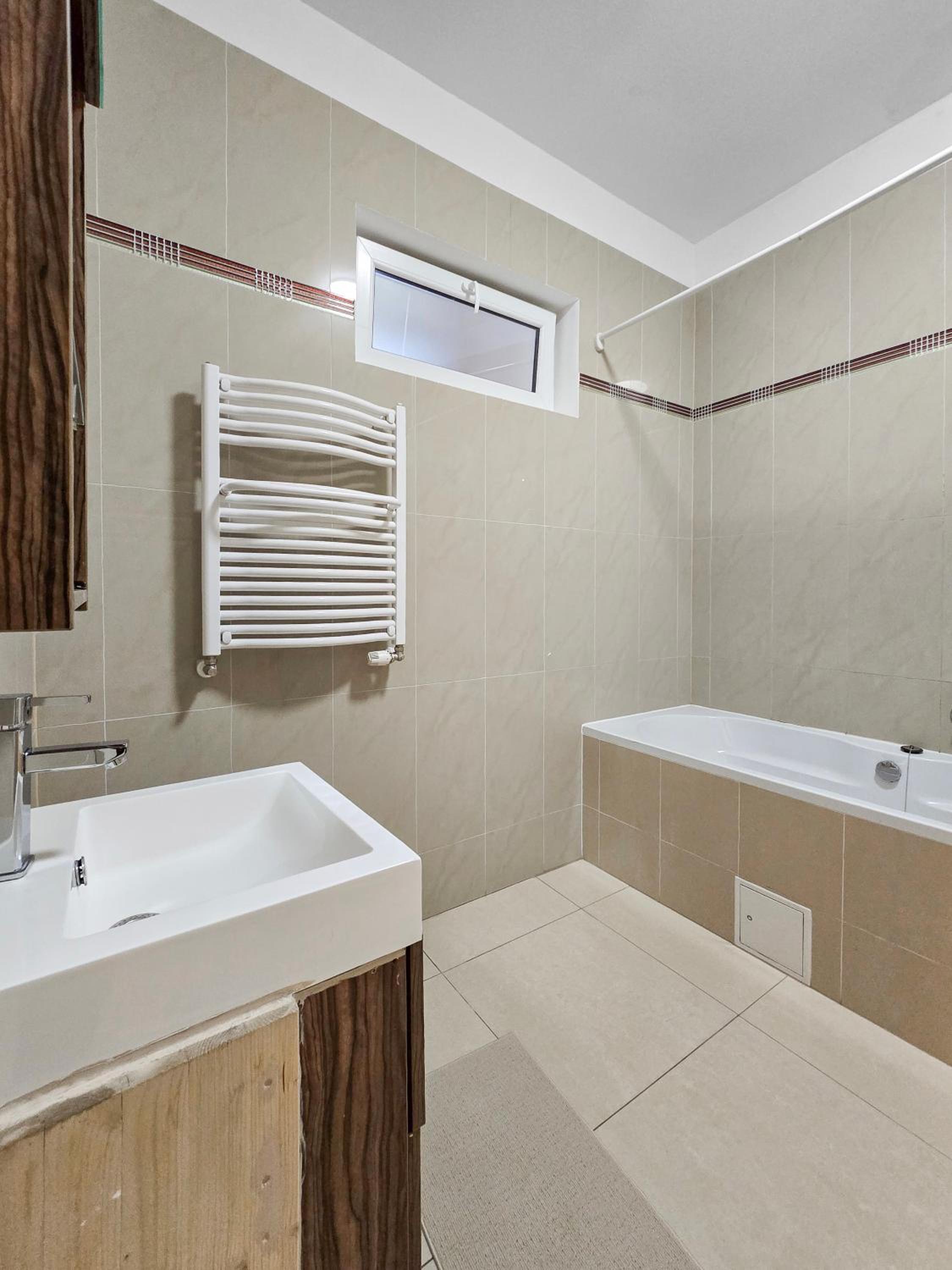 Spacious 3-Bedroom Retreat with Balcony for 8 Near Millennium Tower