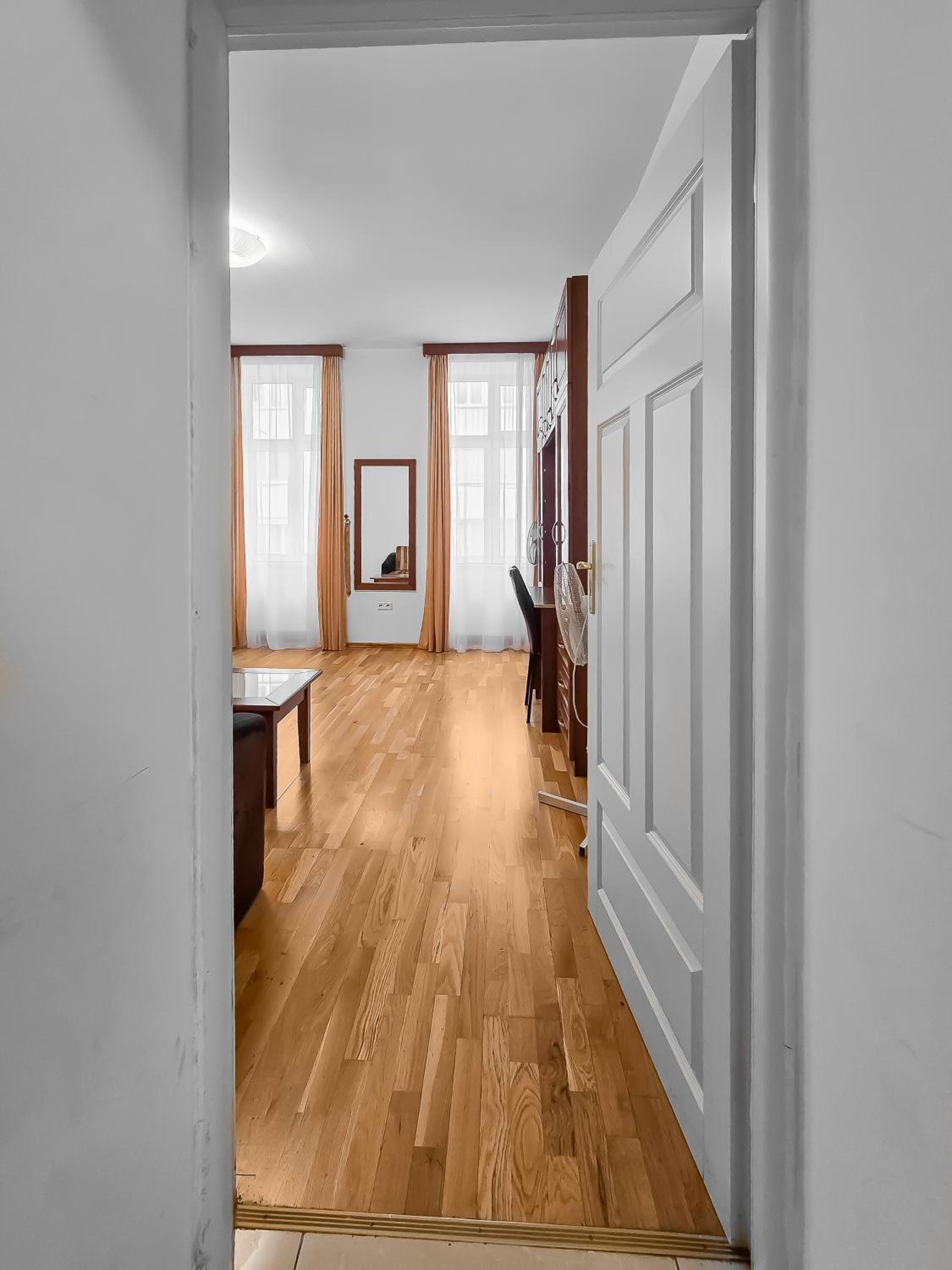 Spacious 3-Bedroom Retreat with Balcony for 8 Near Millennium Tower