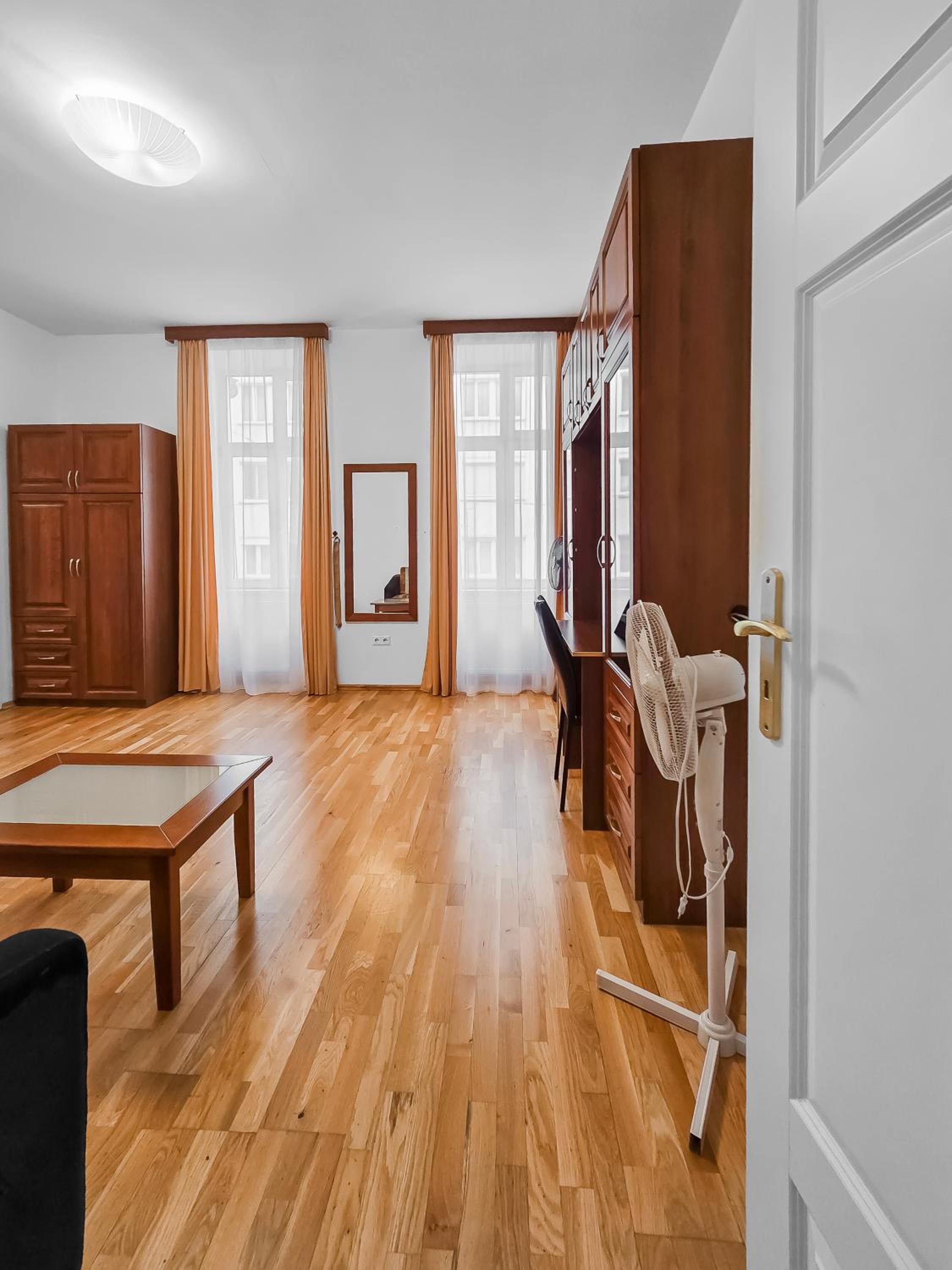 Spacious 3-Bedroom Retreat with Balcony for 8 Near Millennium Tower