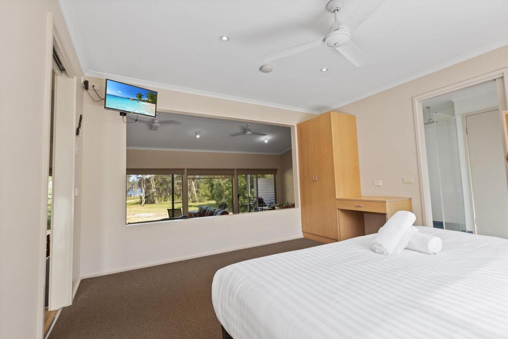 Huon - Waterfront Retreat