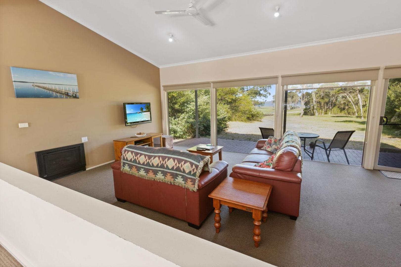 Huon - Waterfront Retreat
