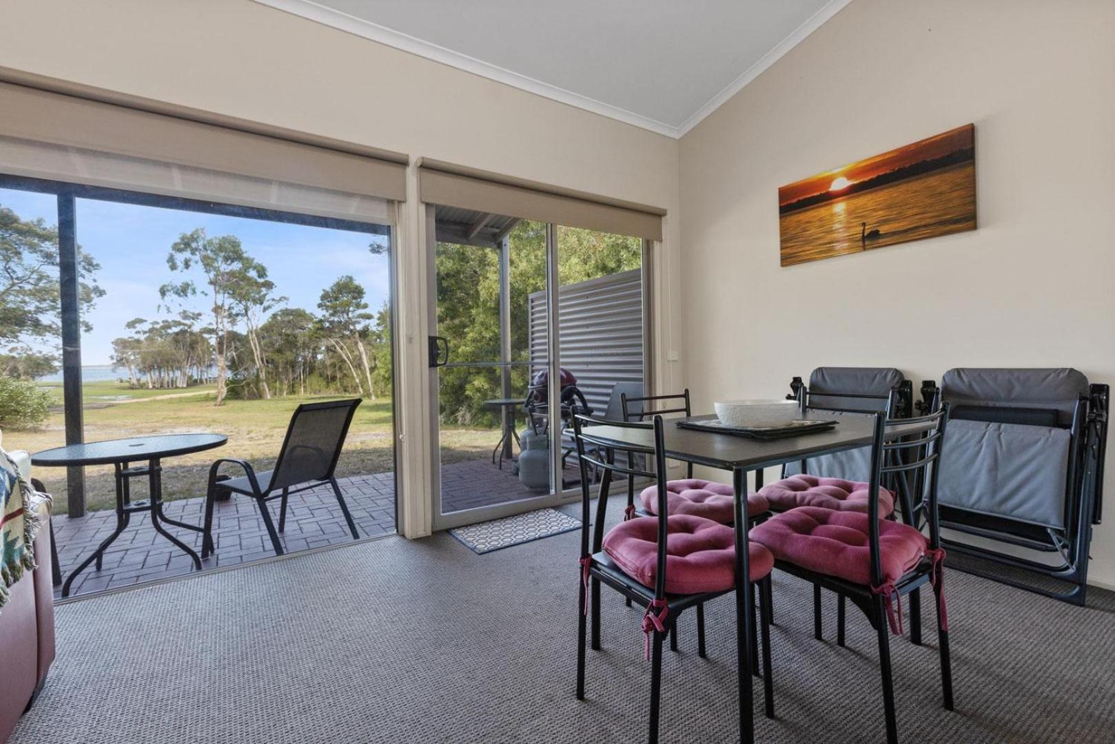 Huon - Waterfront Retreat