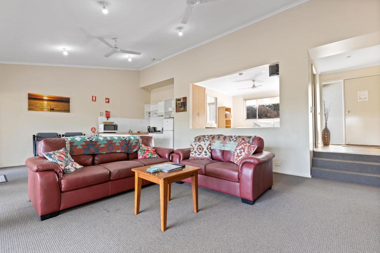 Huon - Waterfront Retreat