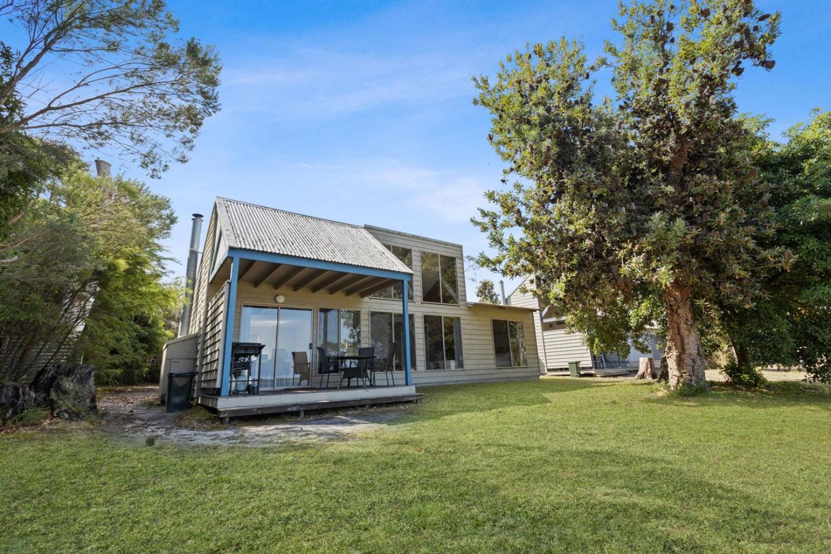 Tarra - Waterfront Retreat