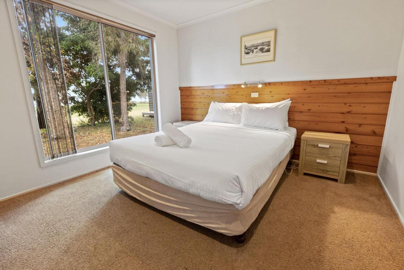 Westwind - Waterfront Retreat