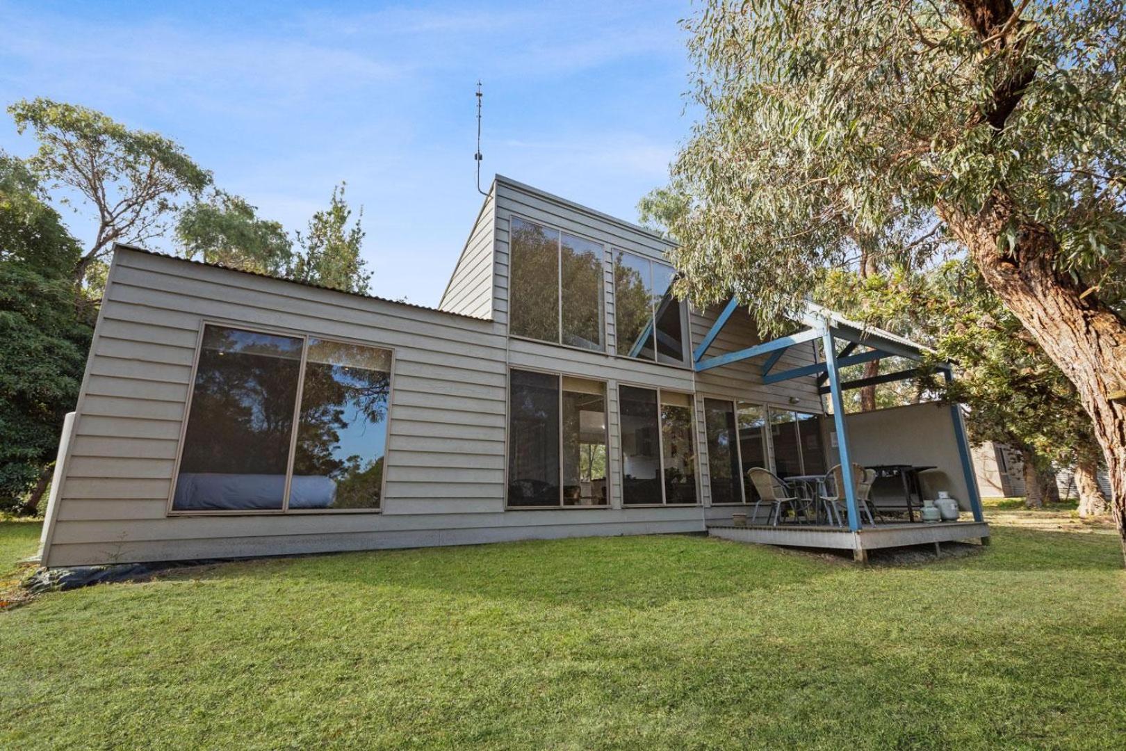 Omeo - Waterfront Retreat