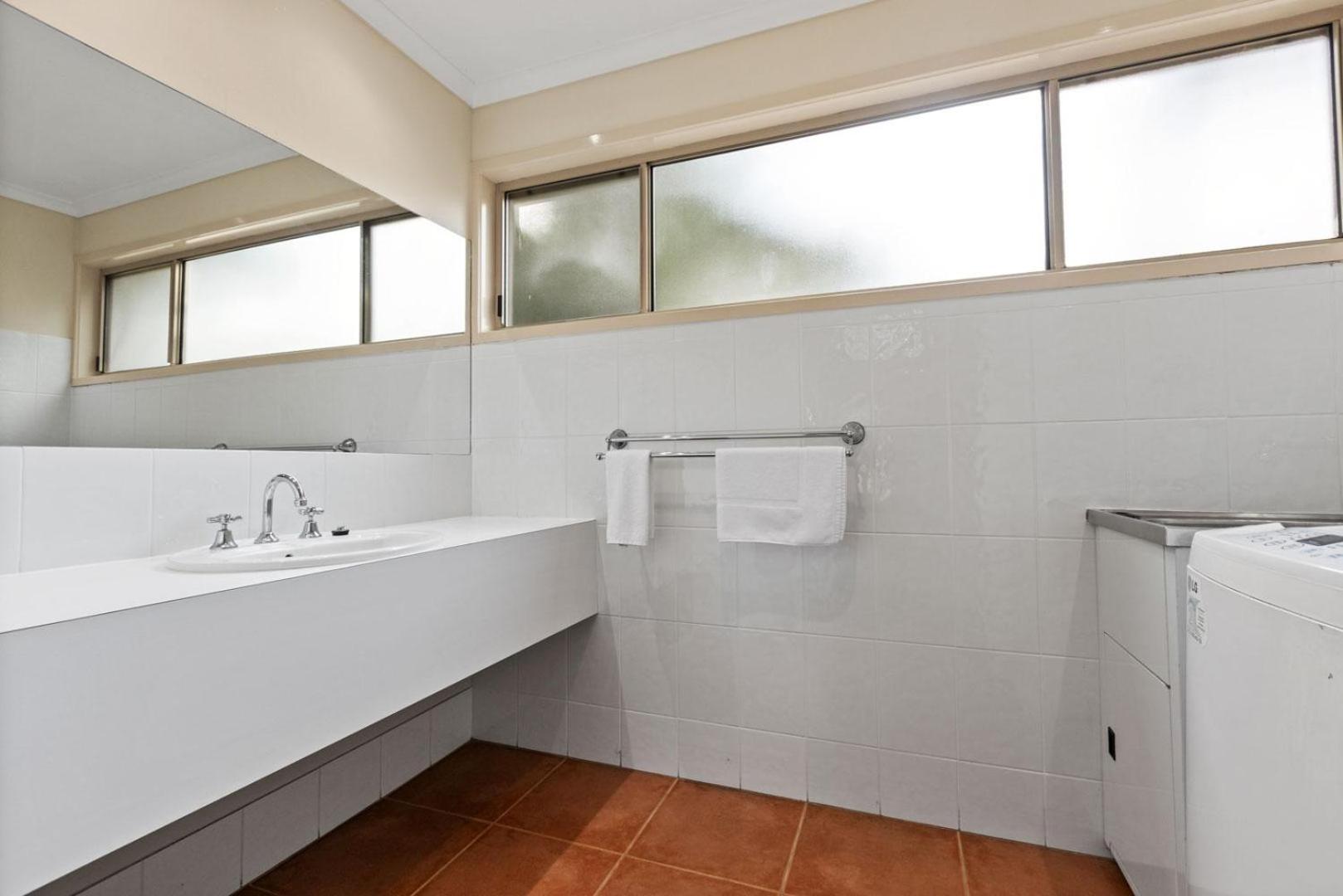 Omeo - Waterfront Retreat