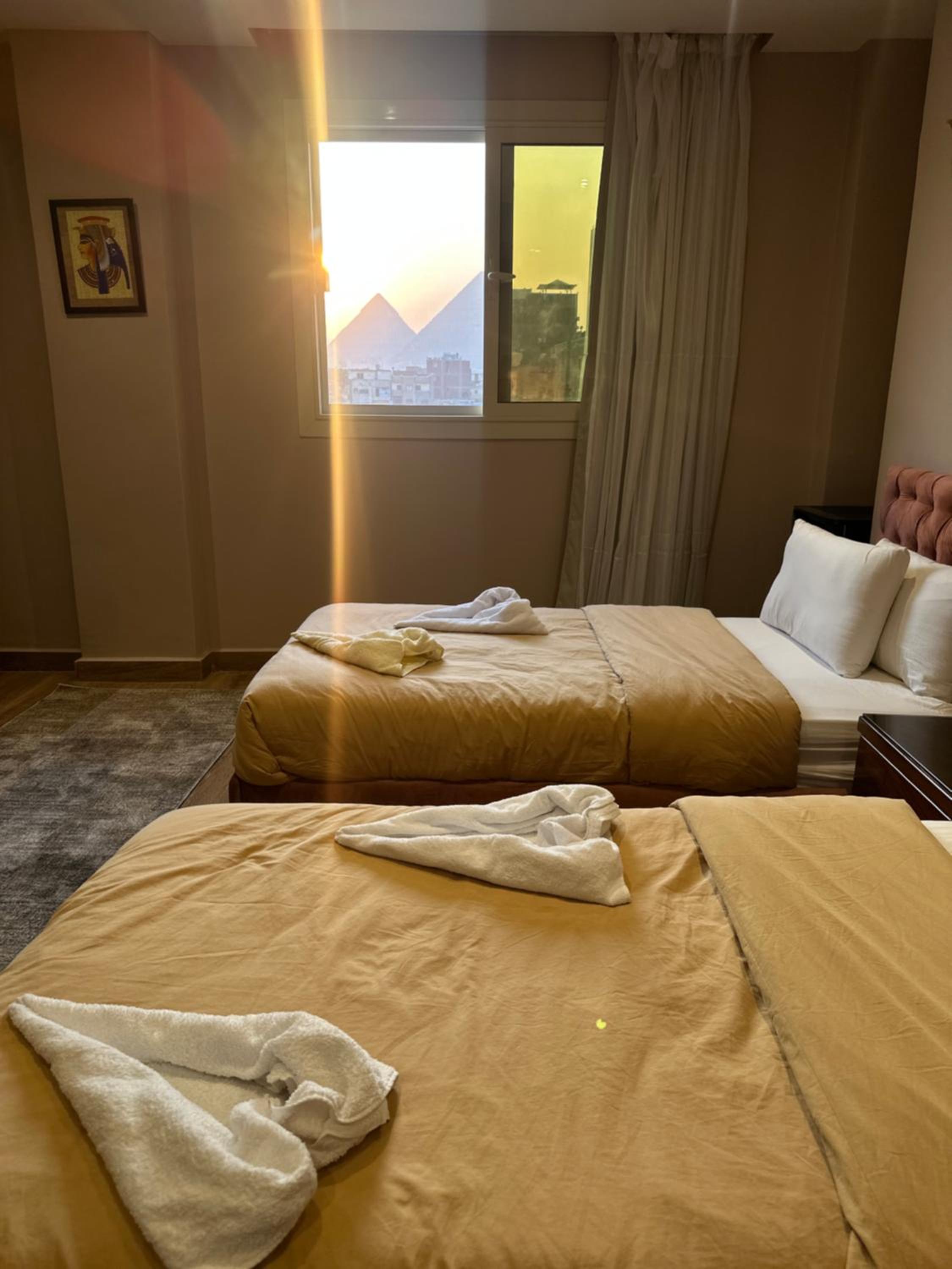 Hotel Mirage pyramids view hotel - Image 1