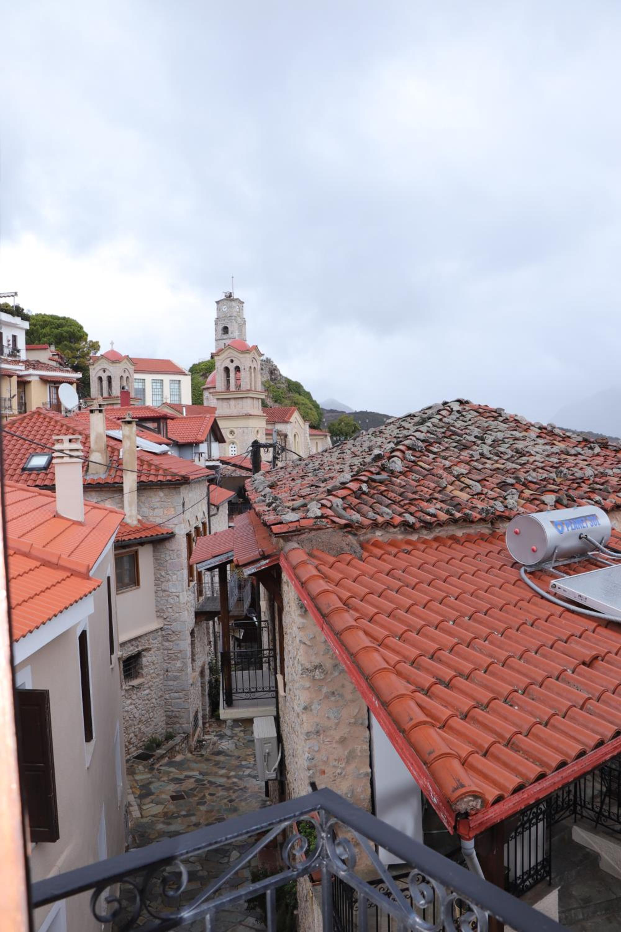 Arachova Maisonnate