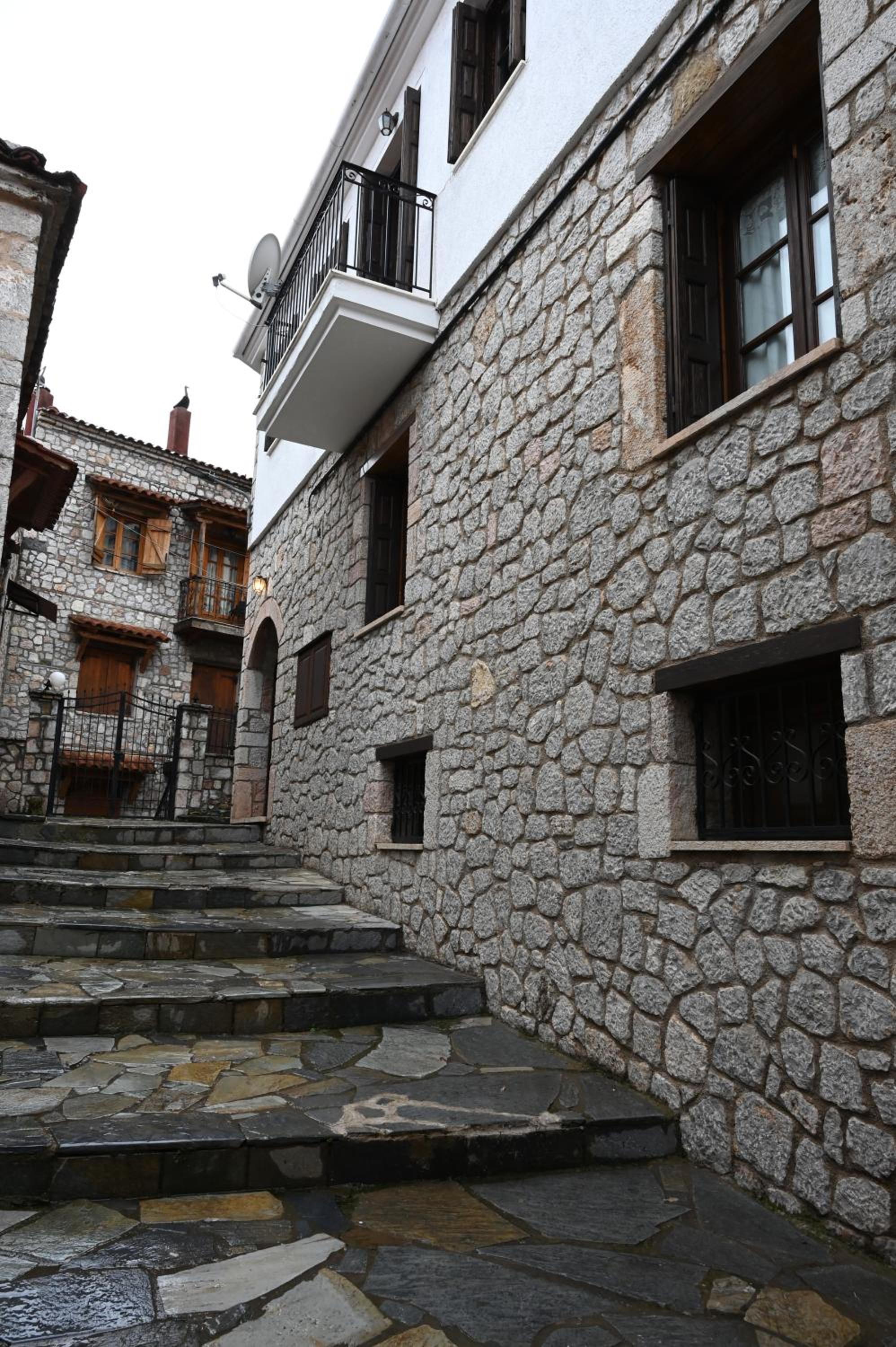 Arachova Maisonnate