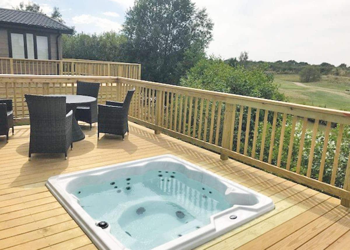 Kingswood Golf And Leisure Park