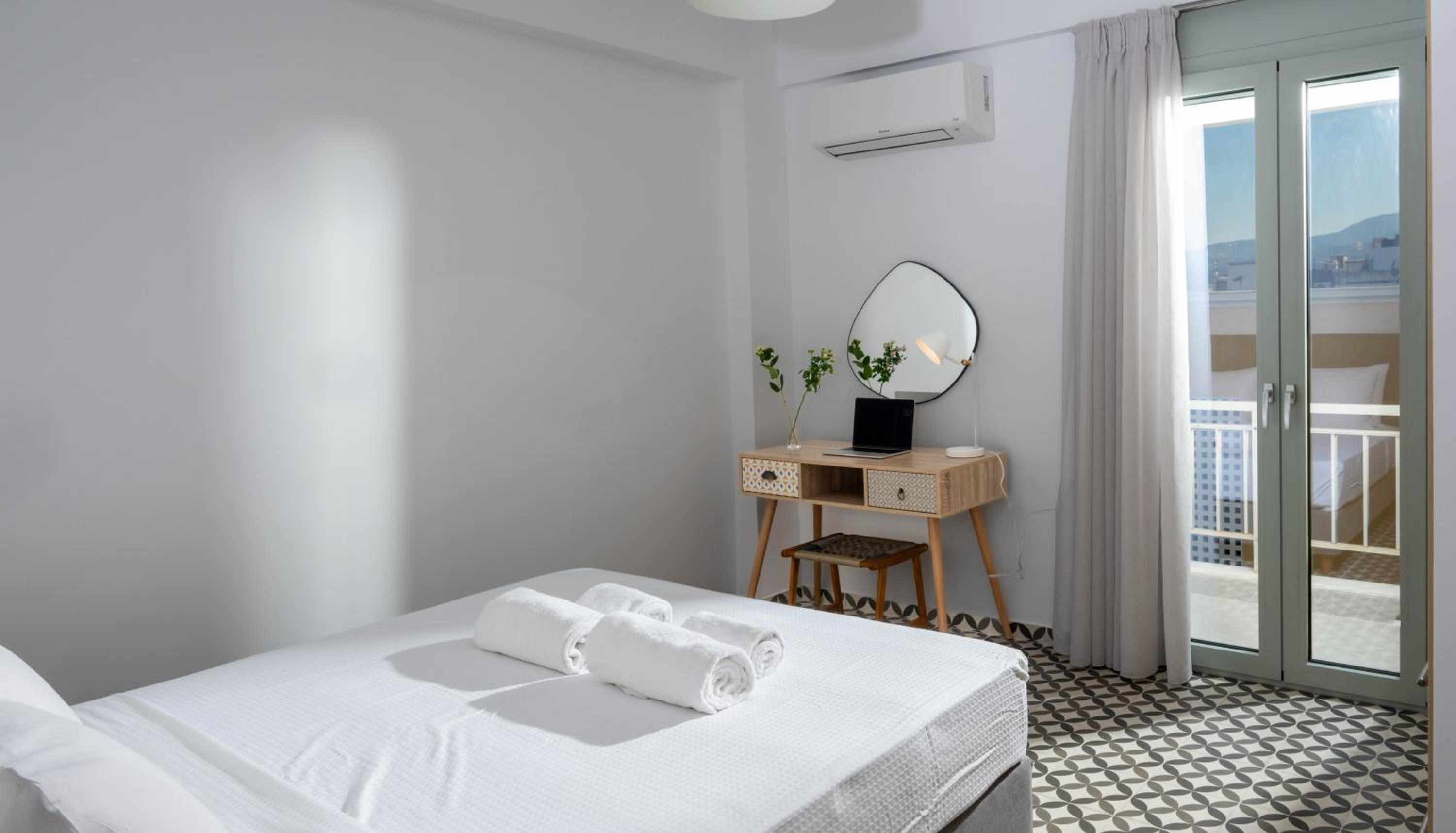 Atmόsphera - Lake view Contemporary Apartment