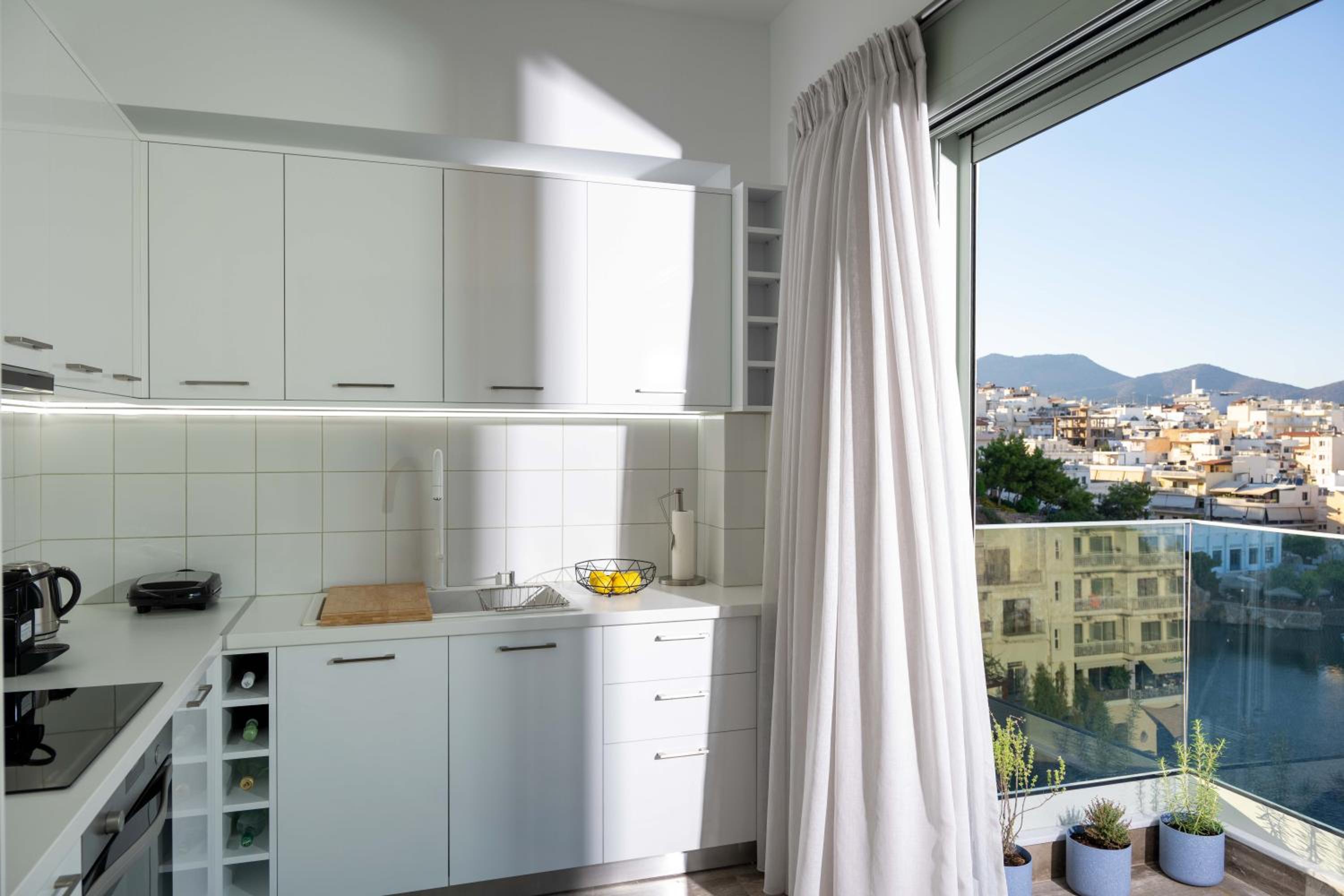 Atmόsphera - Lake view Contemporary Apartment