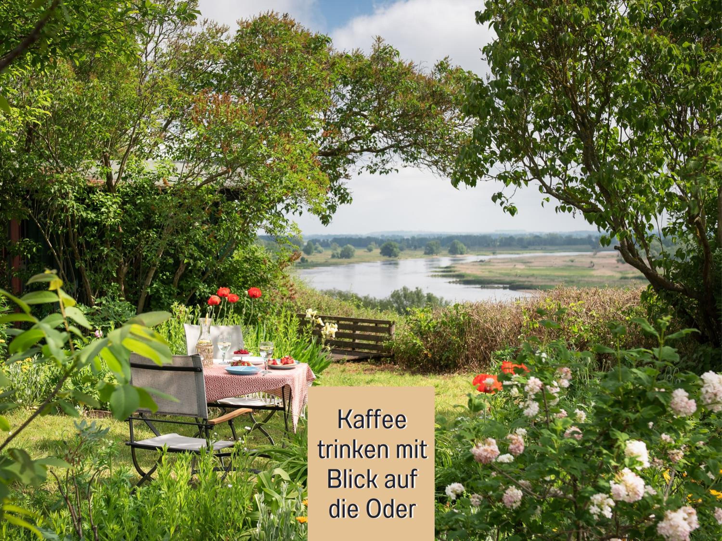 Ferienhaus Lebuser Land für bis zu 4 Personen mit 1300 qm Garten und Privatsauna, grandiosen Blick über die Oder, sonntags late check out bis 18 Uhr inklus