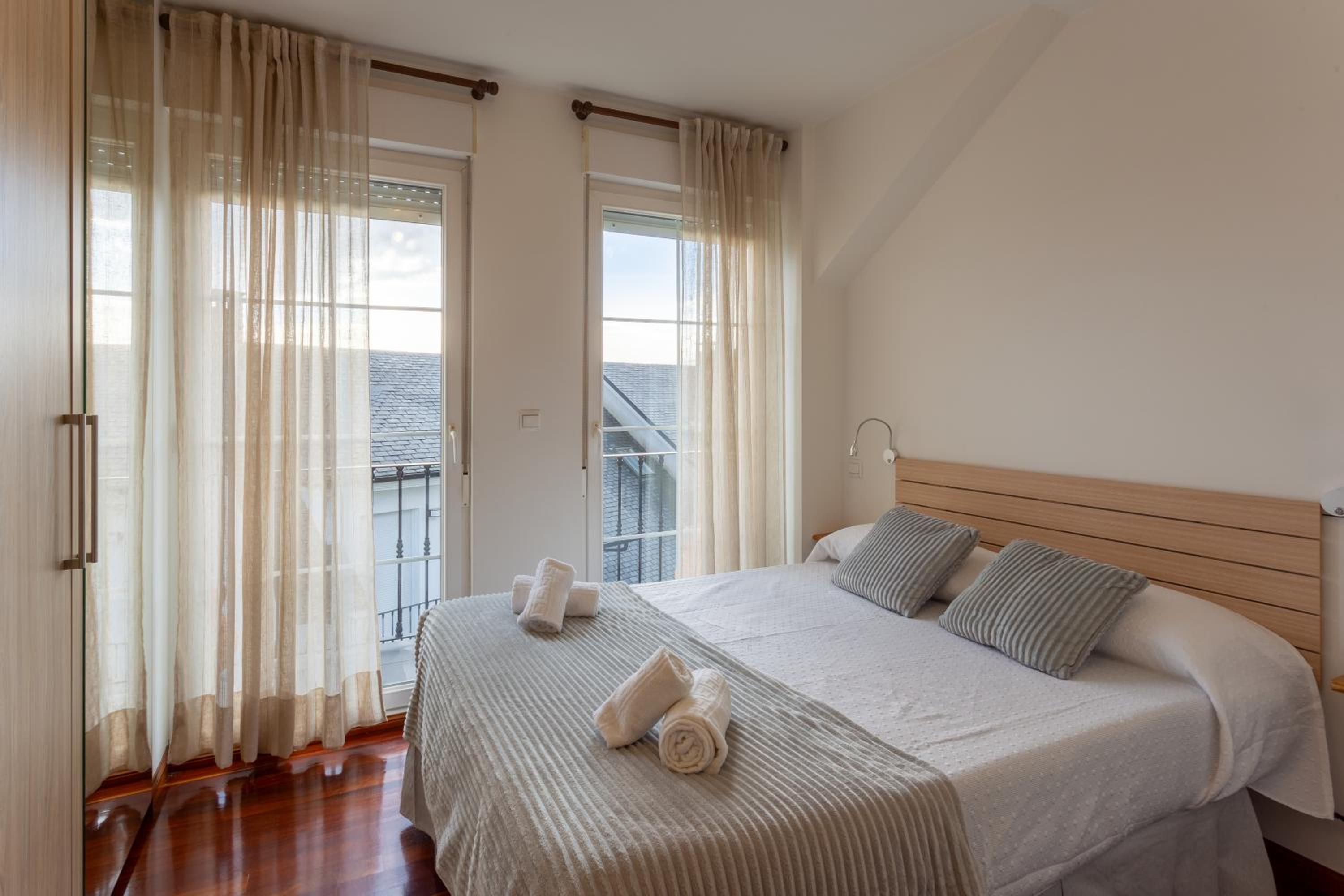 Los cuetos, casa para 6 personas con jardín y parking, a pocos minutos de Suances
