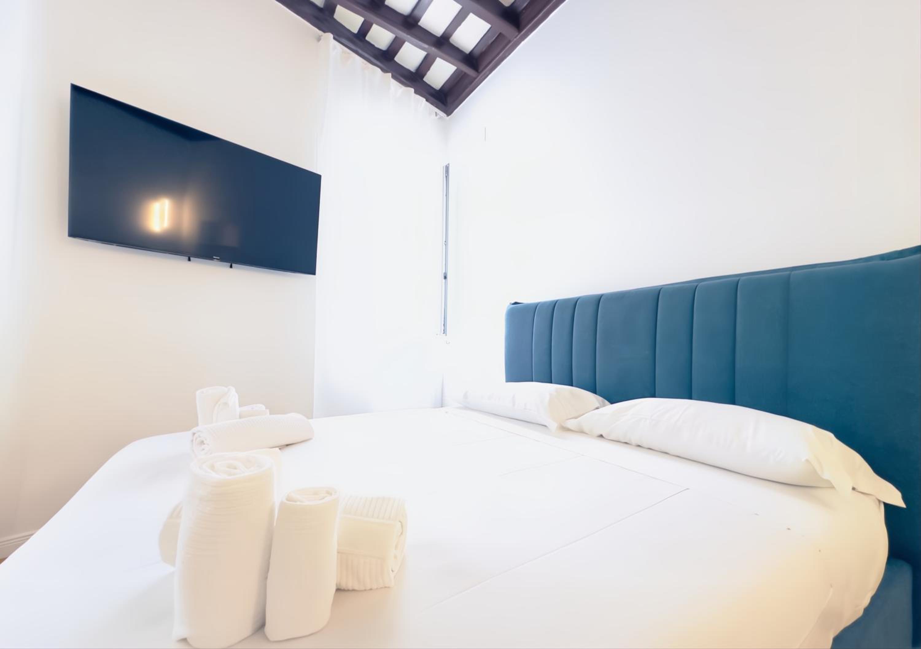 Elegantis Trevi Suite Apartment - Just 50m from Trevi Fountain