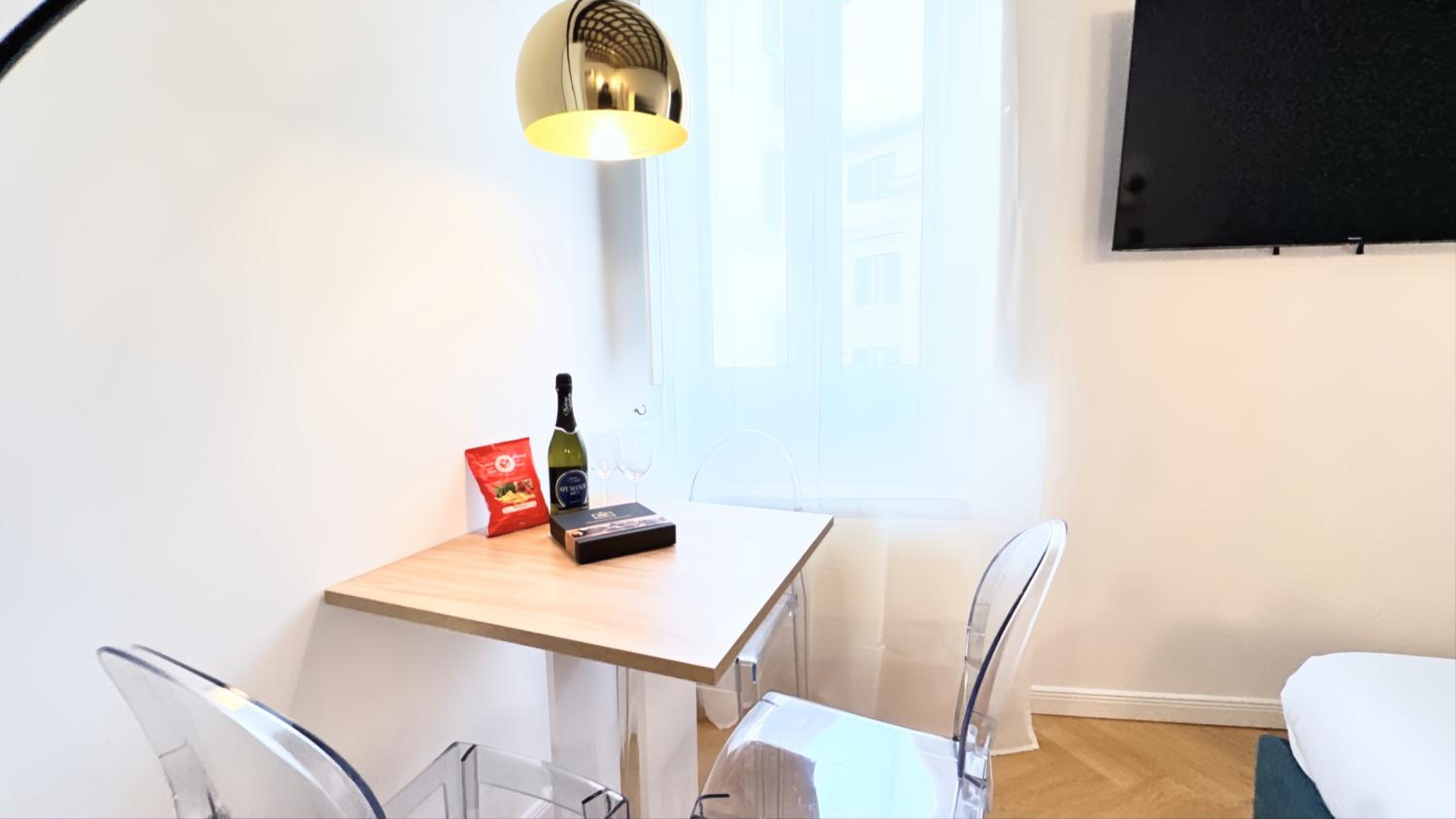 Elegantis Trevi Suite Apartment - Just 50m from Trevi Fountain
