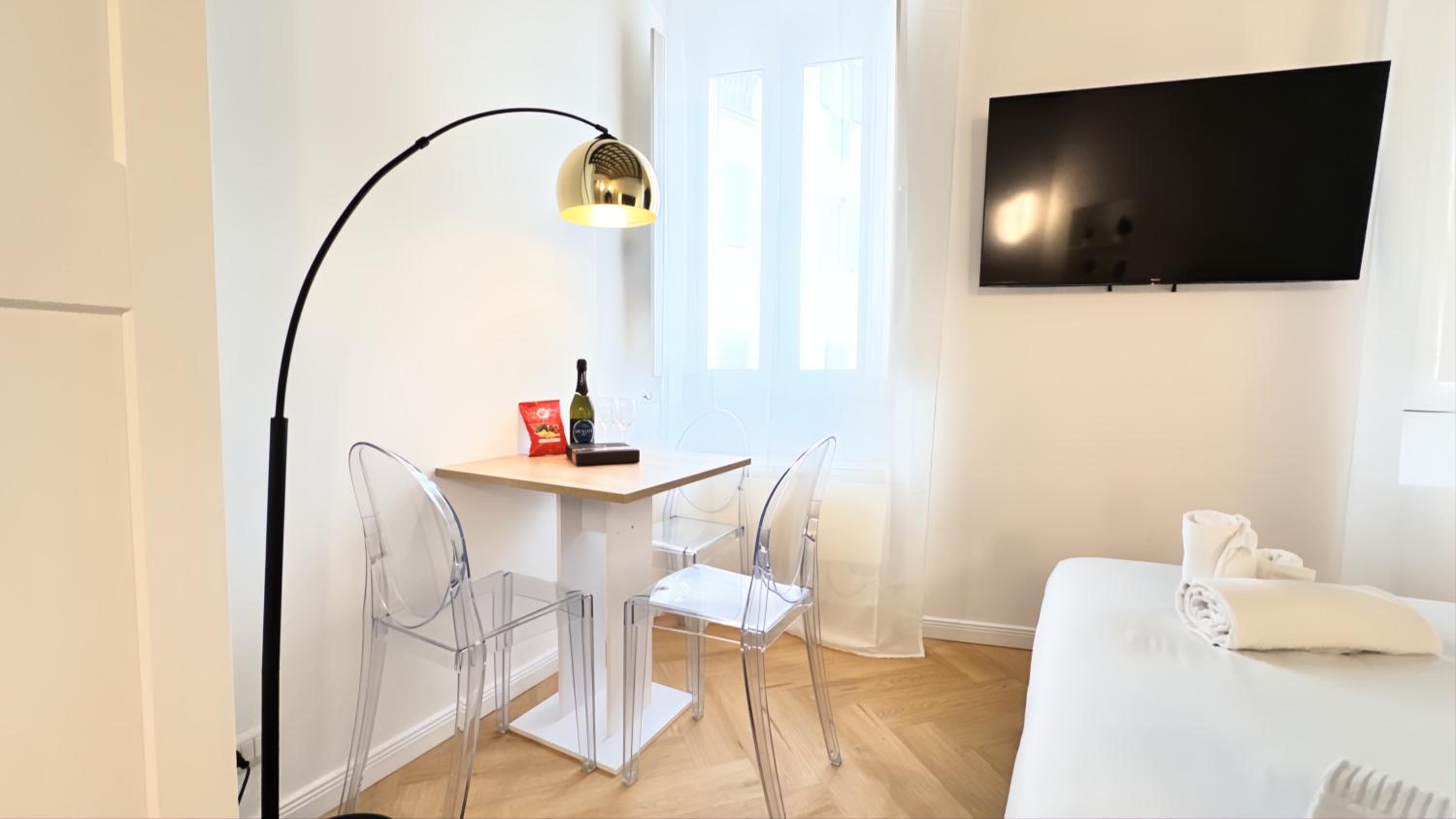 Elegantis Trevi Suite Apartment - Just 50m from Trevi Fountain
