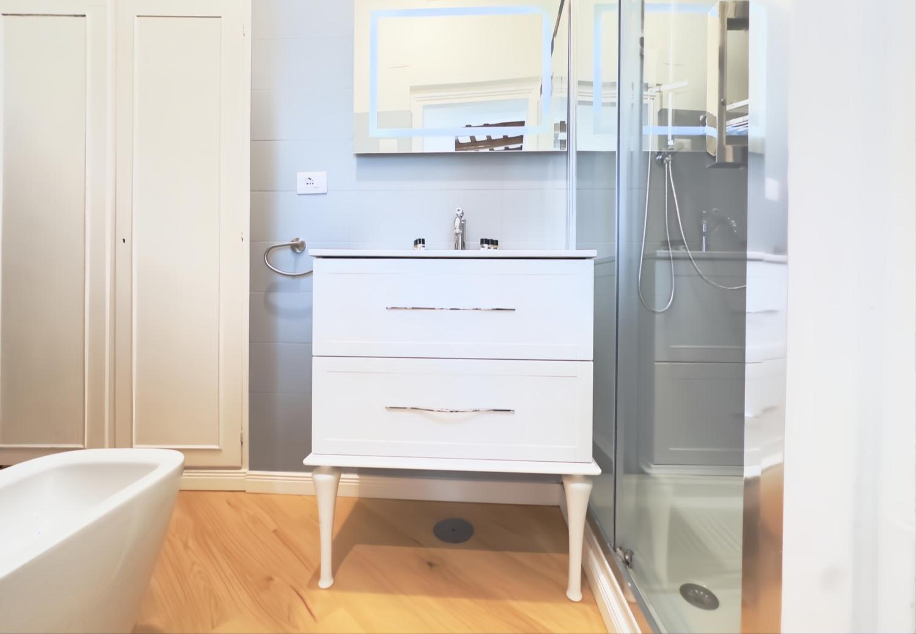 Elegantis Trevi Suite Apartment - Just 50m from Trevi Fountain