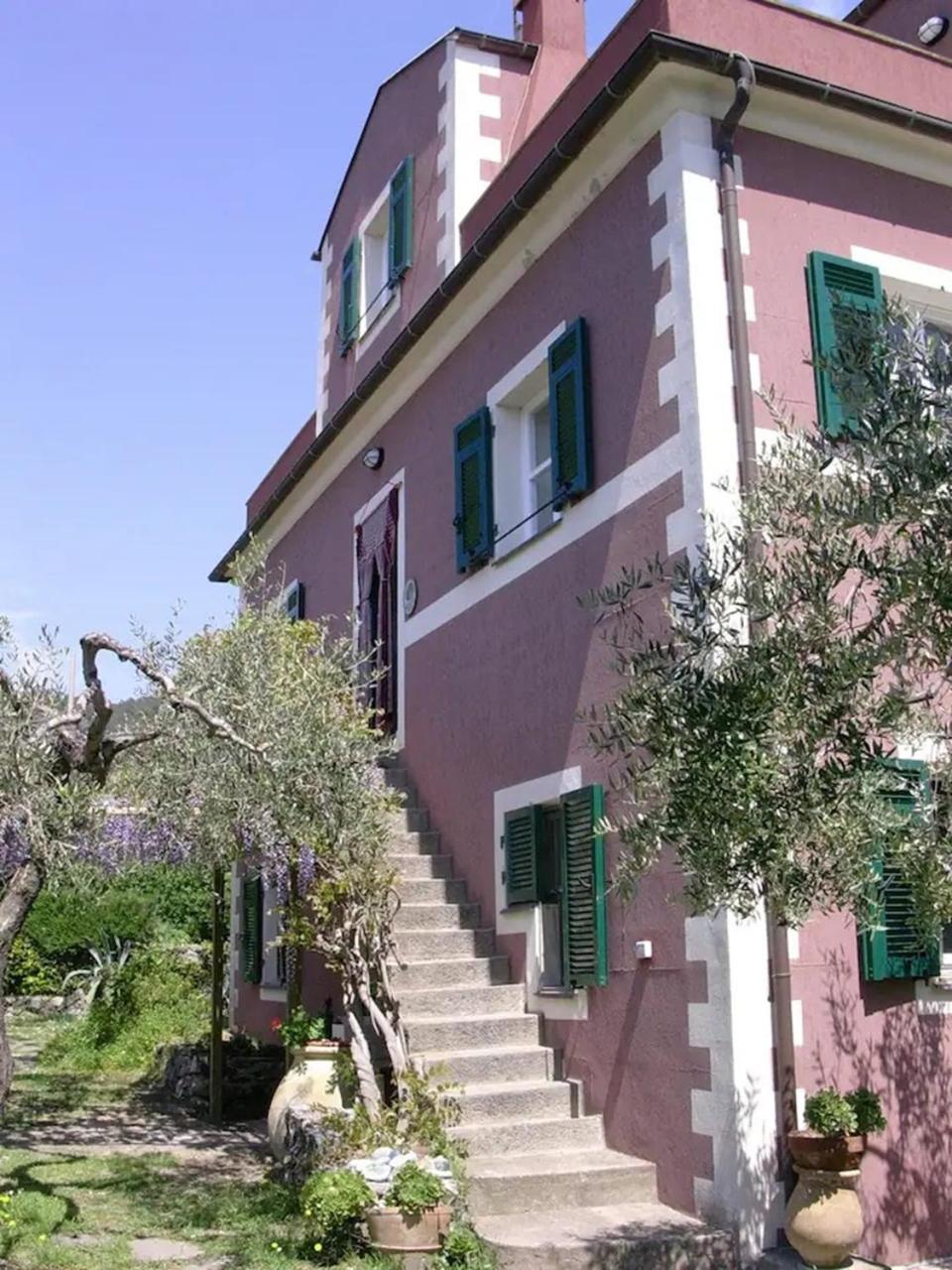 Historical Villa 'The Birdhouse' - Garden & Views photo 4