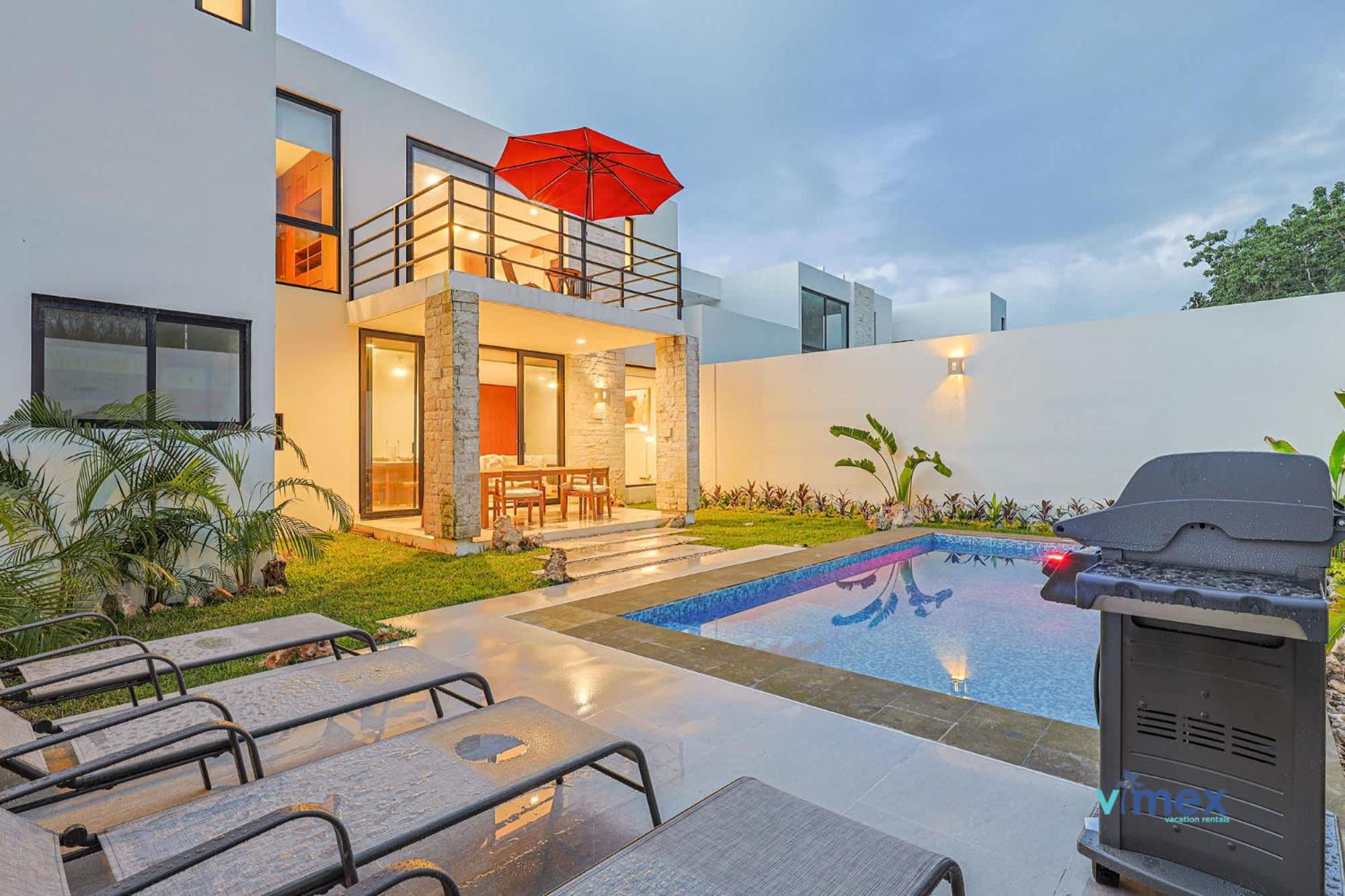 Modern Townhouse with Private Pool and BBQ Area