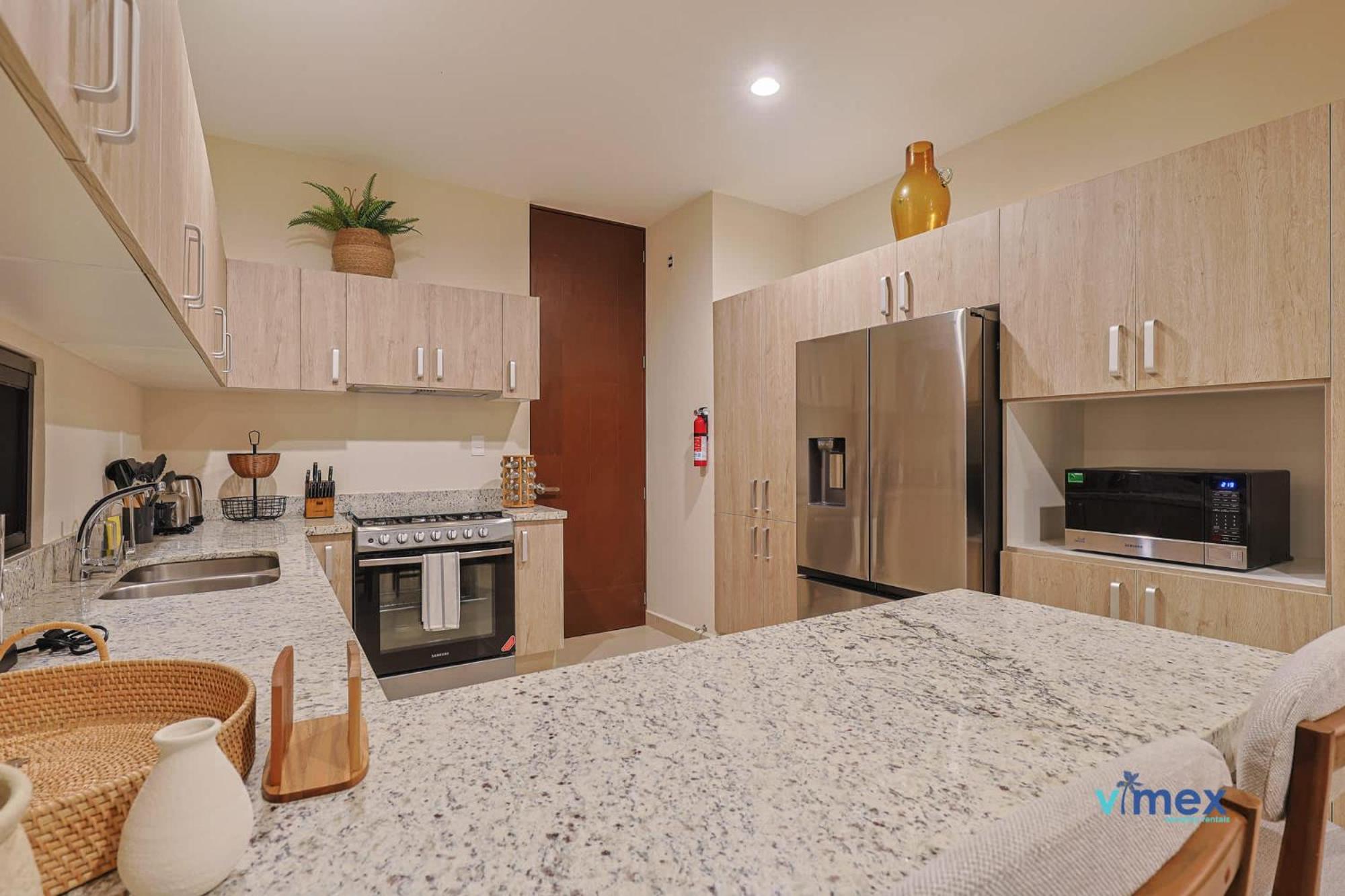 Modern Townhouse with Private Pool and BBQ Area