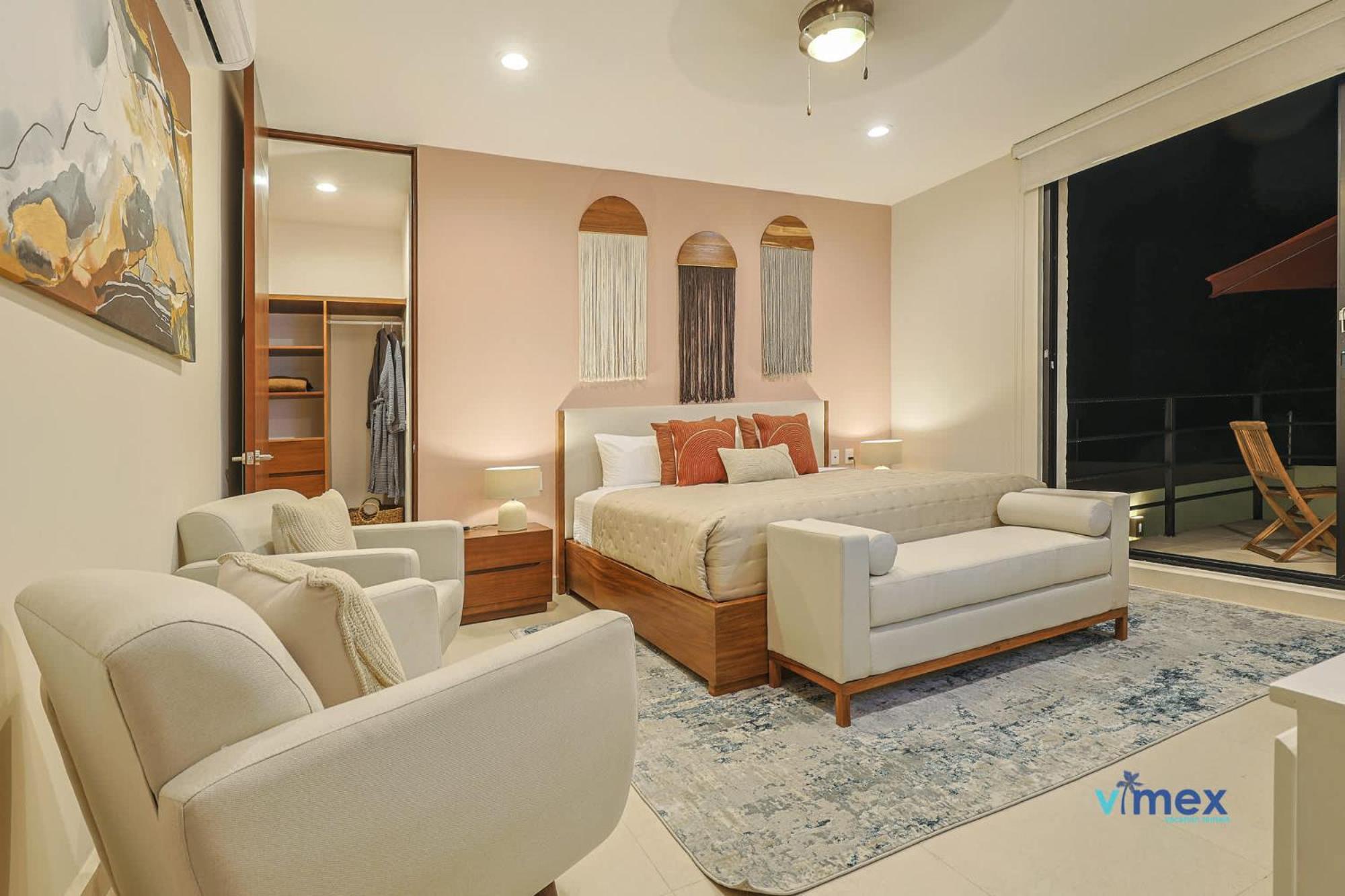Modern Townhouse with Private Pool and BBQ Area