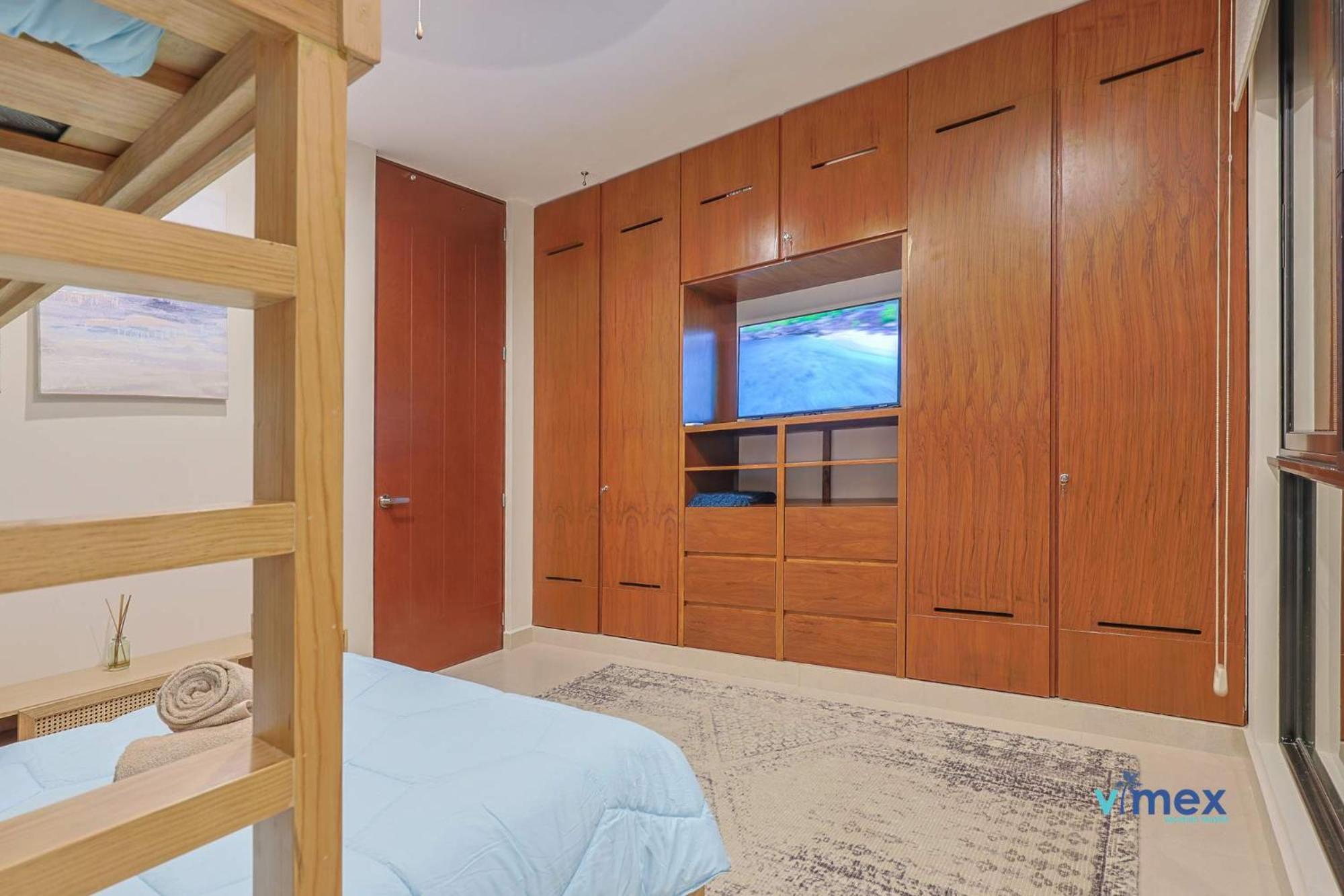 Modern Townhouse with Private Pool and BBQ Area