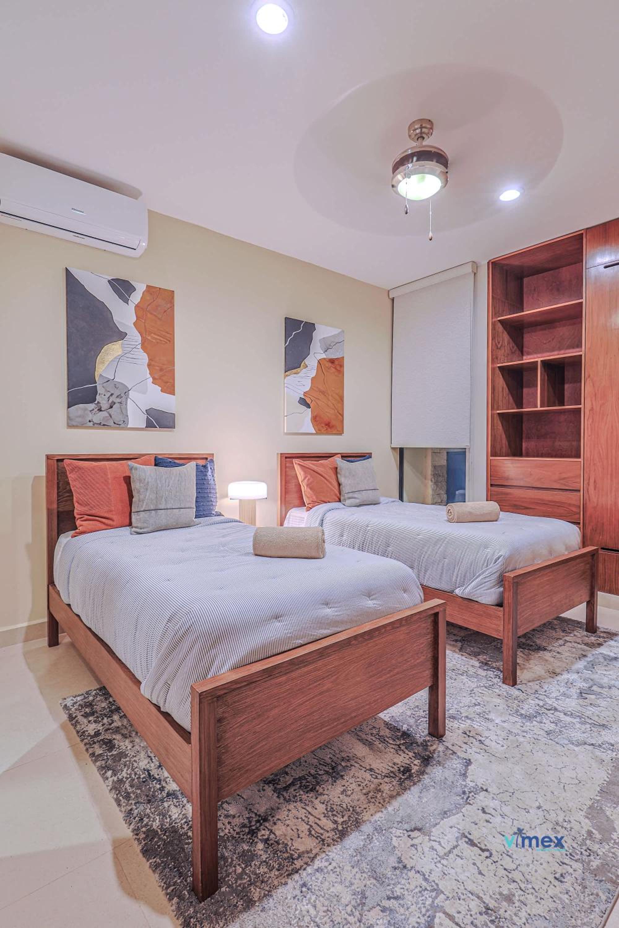 Modern Townhouse with Private Pool and BBQ Area