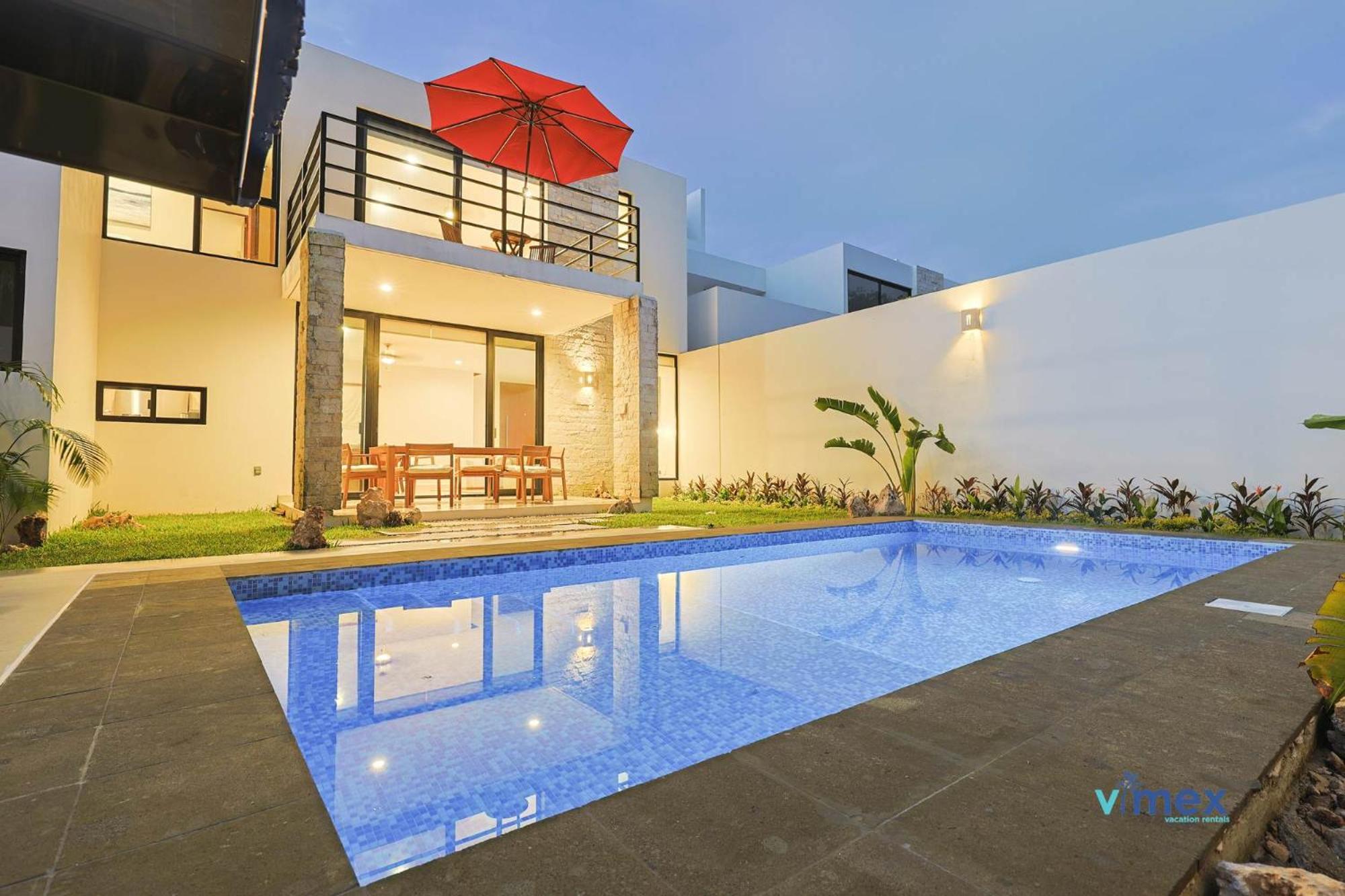 Modern Townhouse with Private Pool and BBQ Area