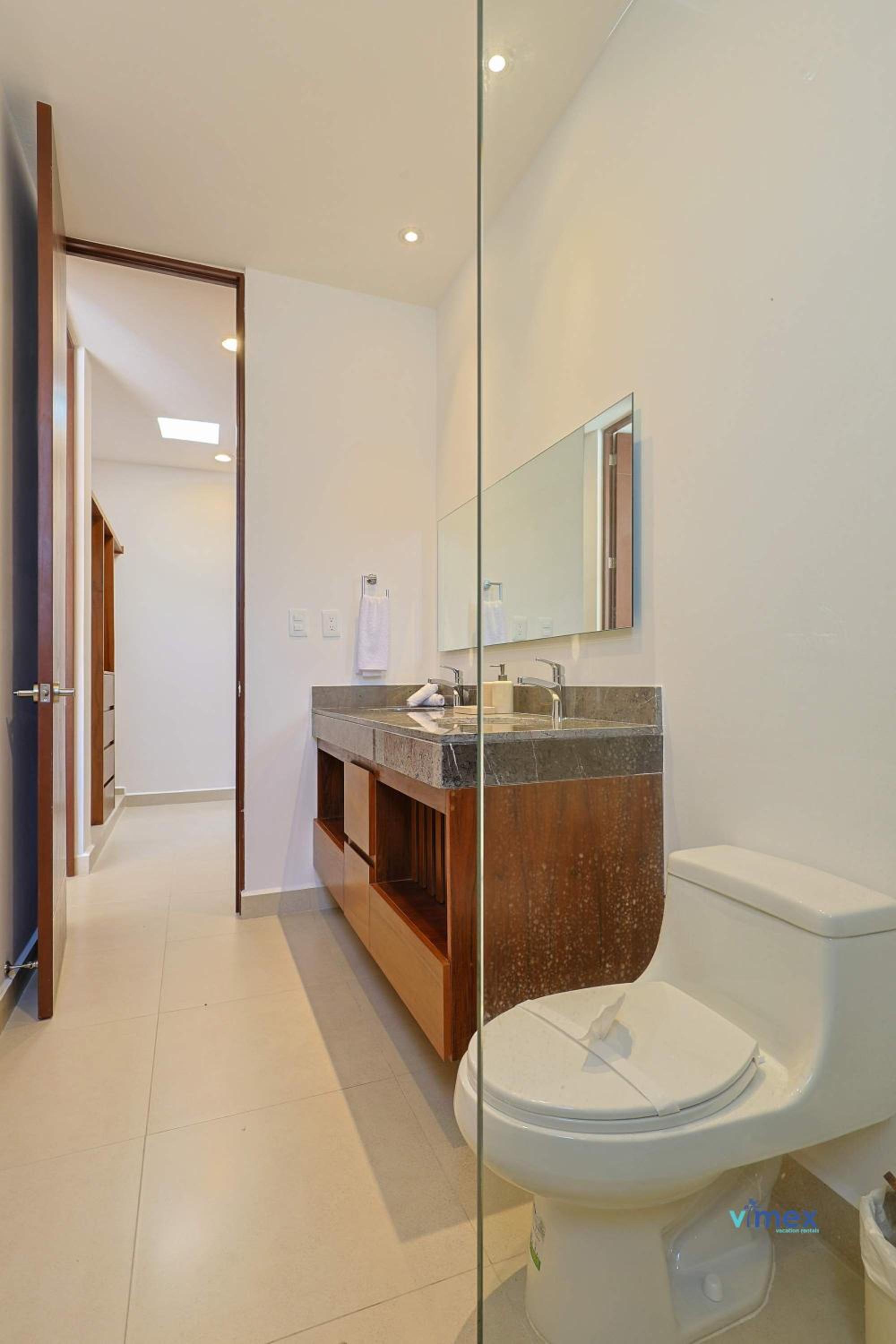 Modern Townhouse with Private Pool and BBQ Area