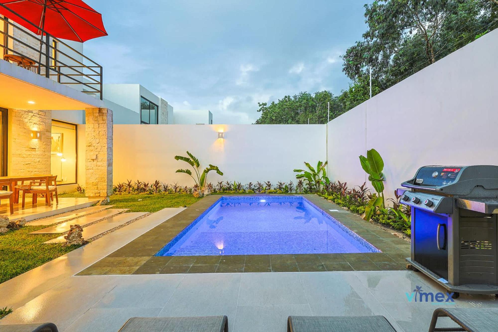 Modern Townhouse with Private Pool and BBQ Area