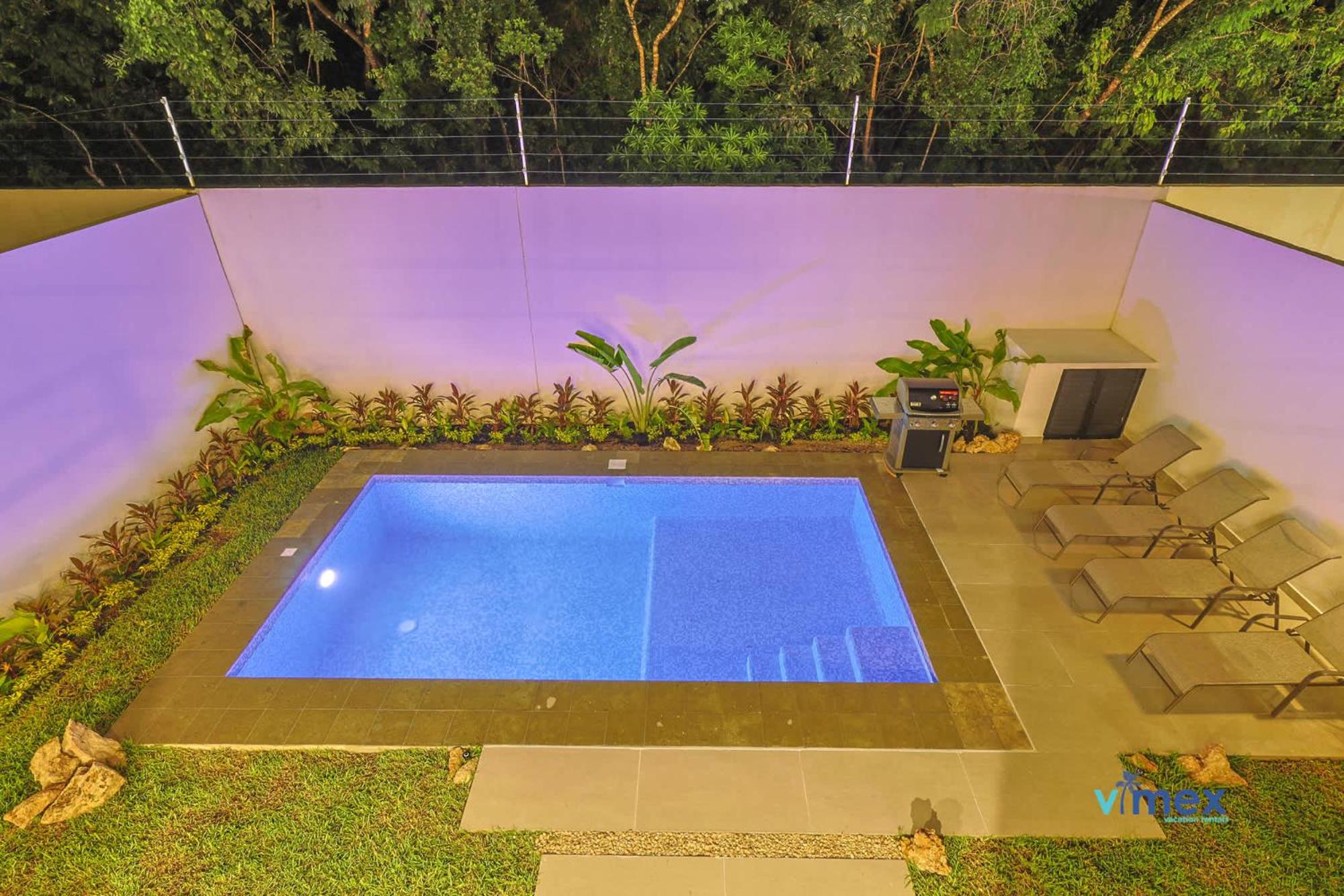 Modern Townhouse with Private Pool and BBQ Area
