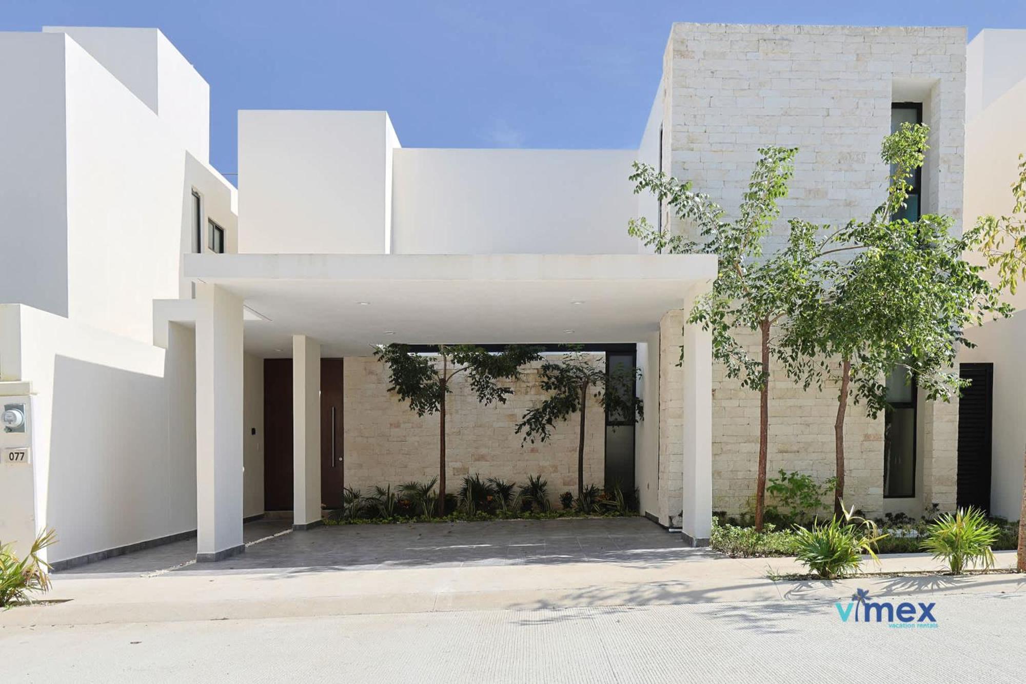 Modern Townhouse with Private Pool and BBQ Area