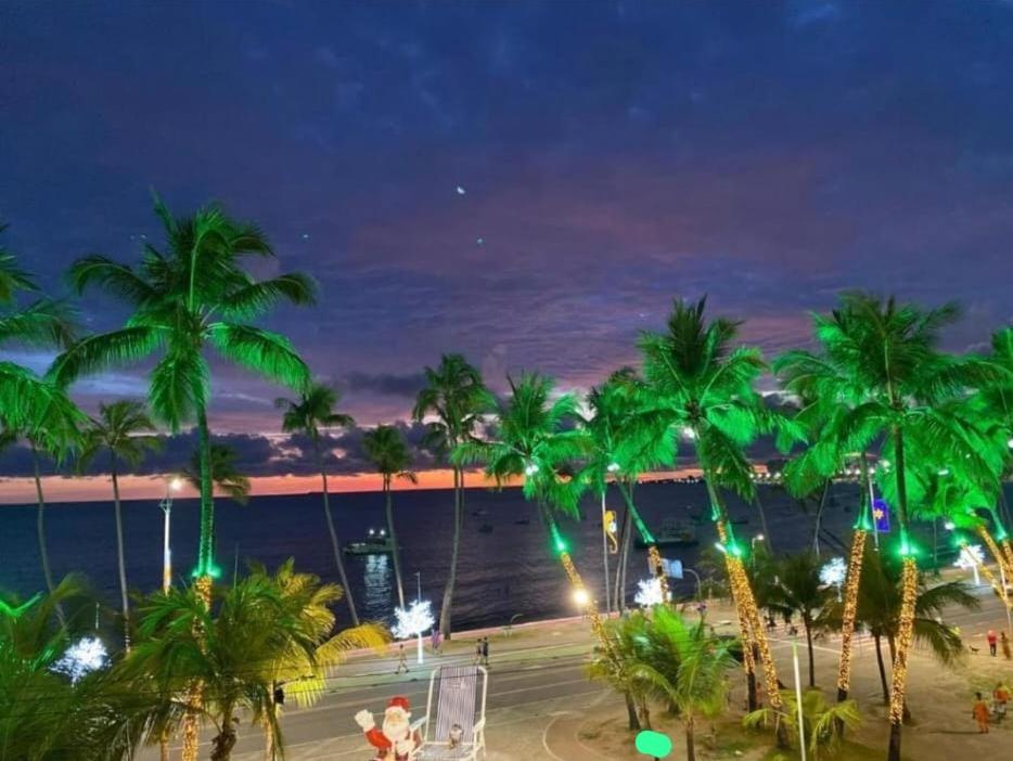 APT BEIRA MAR 2 QUARTOS e SALA CLIMATIZADO NA PONTA VERDE