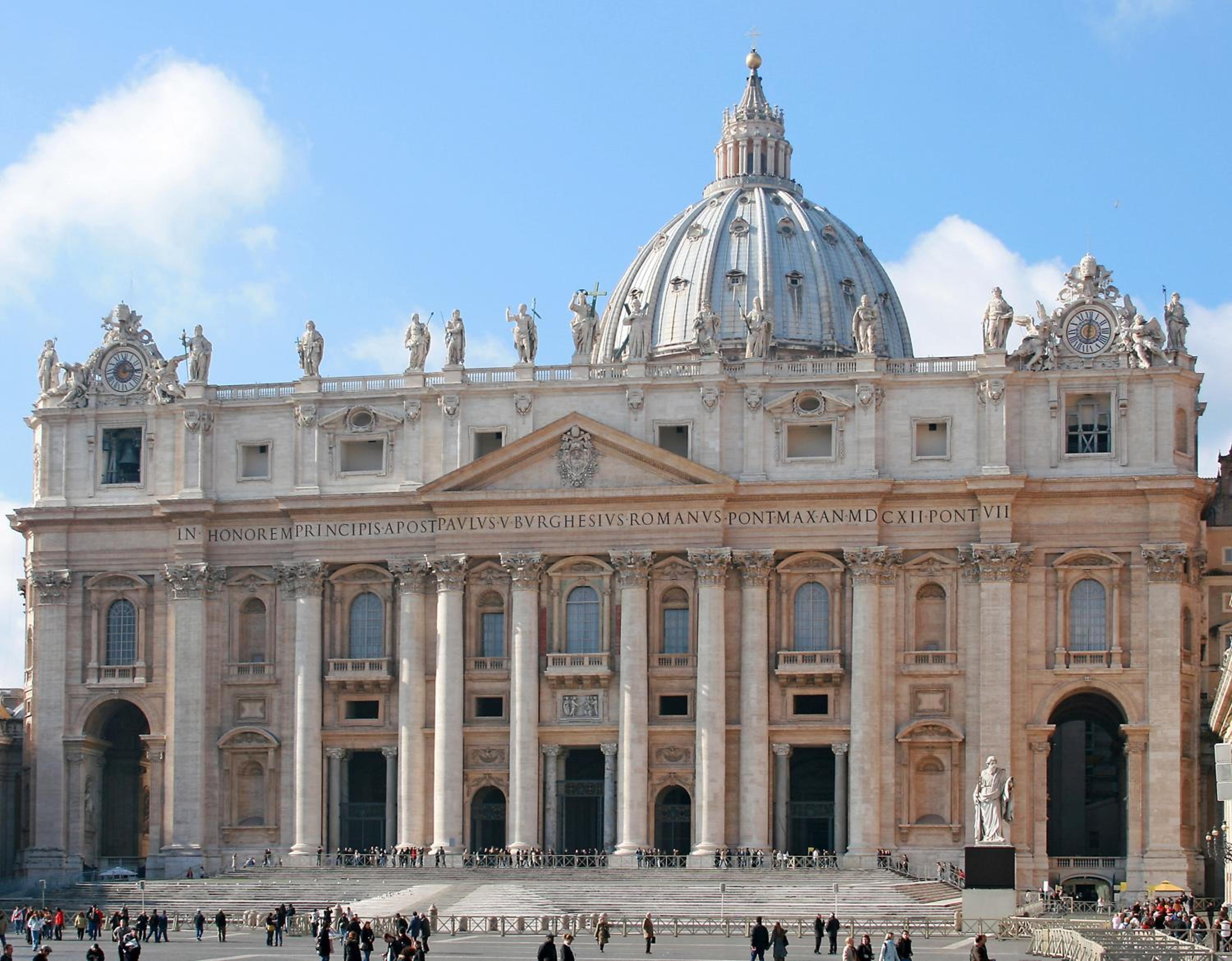 Lovely 5 min walk to Saint Peter Basilica