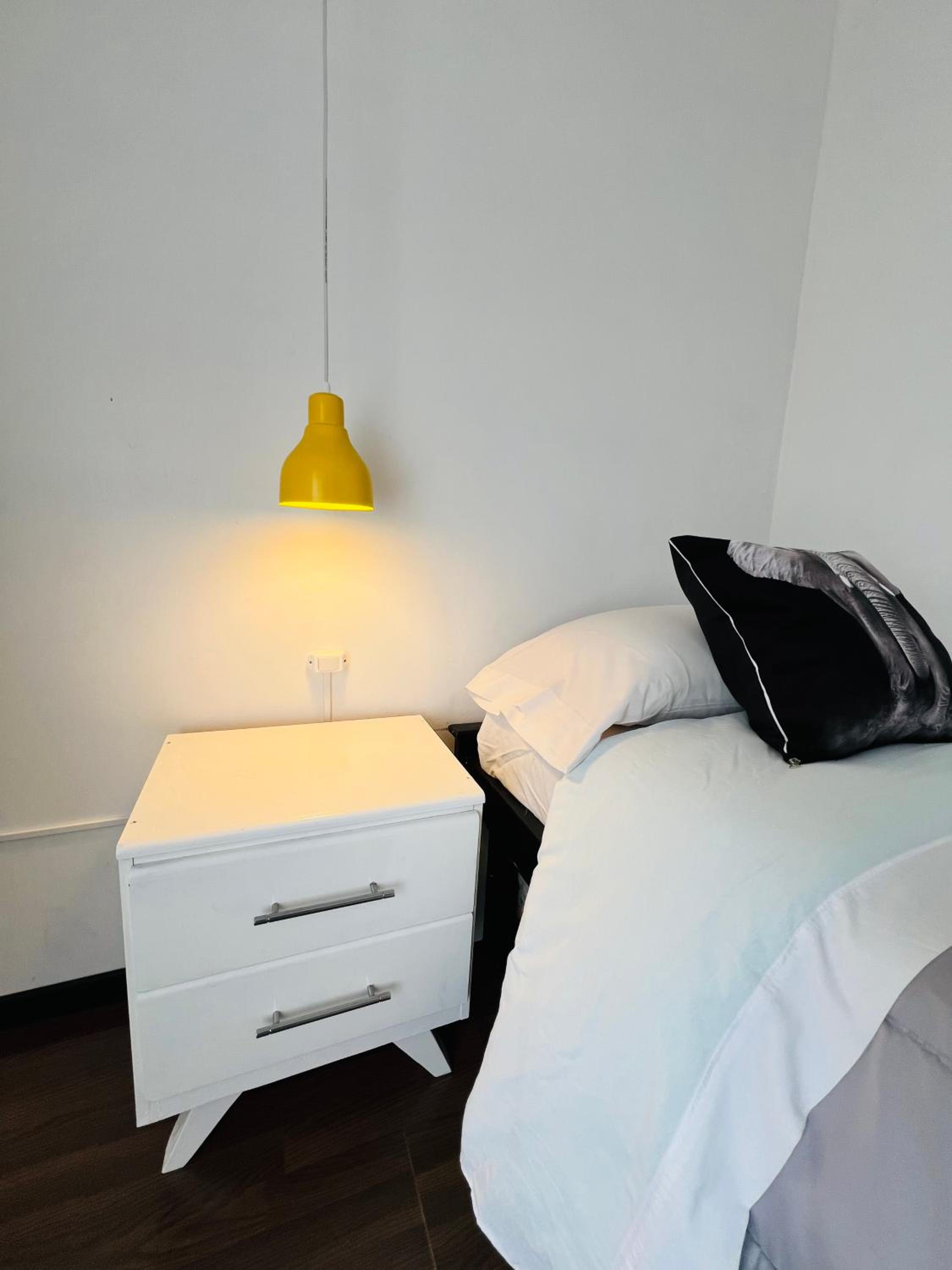 CASA YASA EN CALAFATE- Parque privado y parrilla