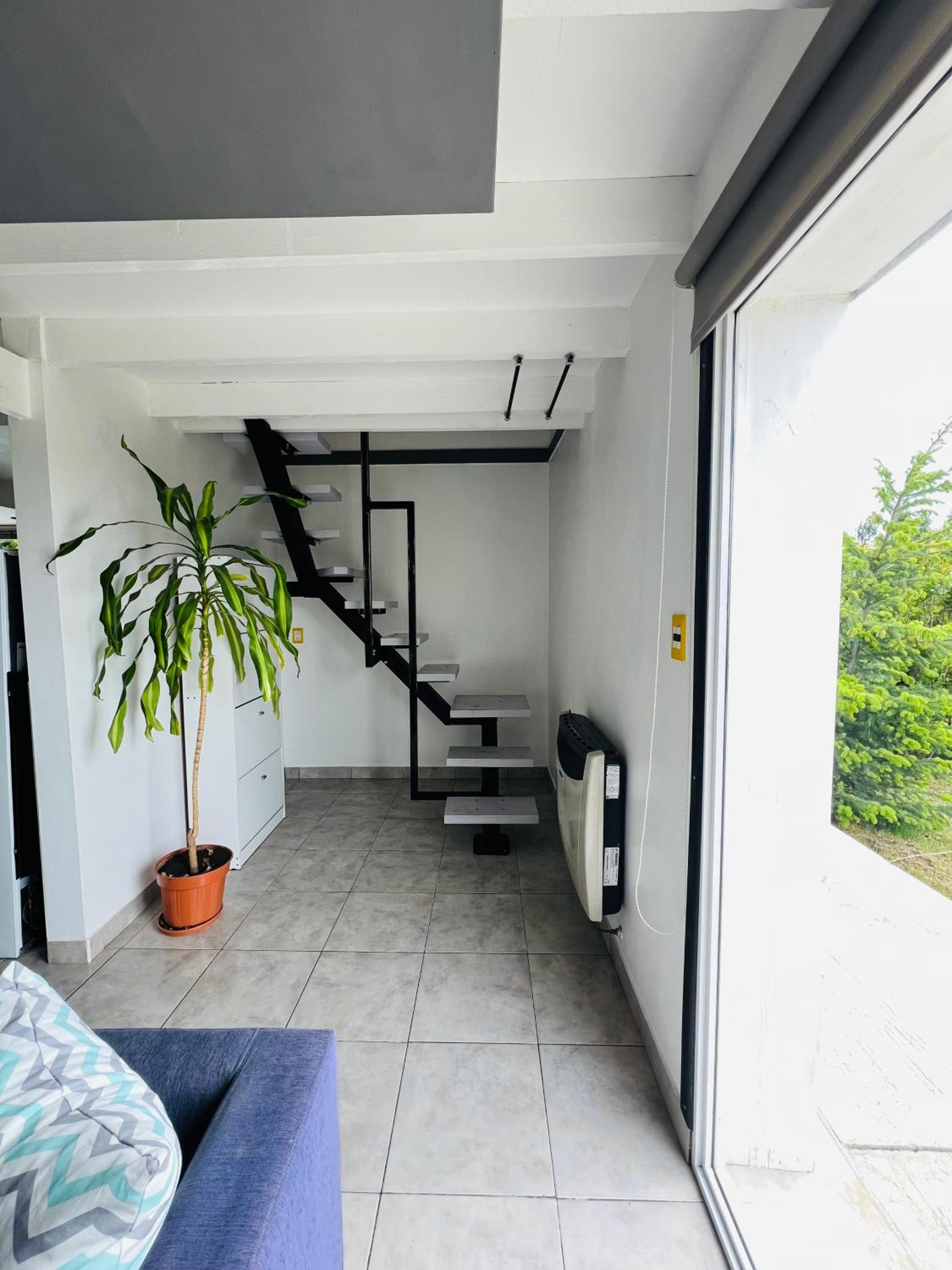 CASA YASA EN CALAFATE- Parque privado y parrilla