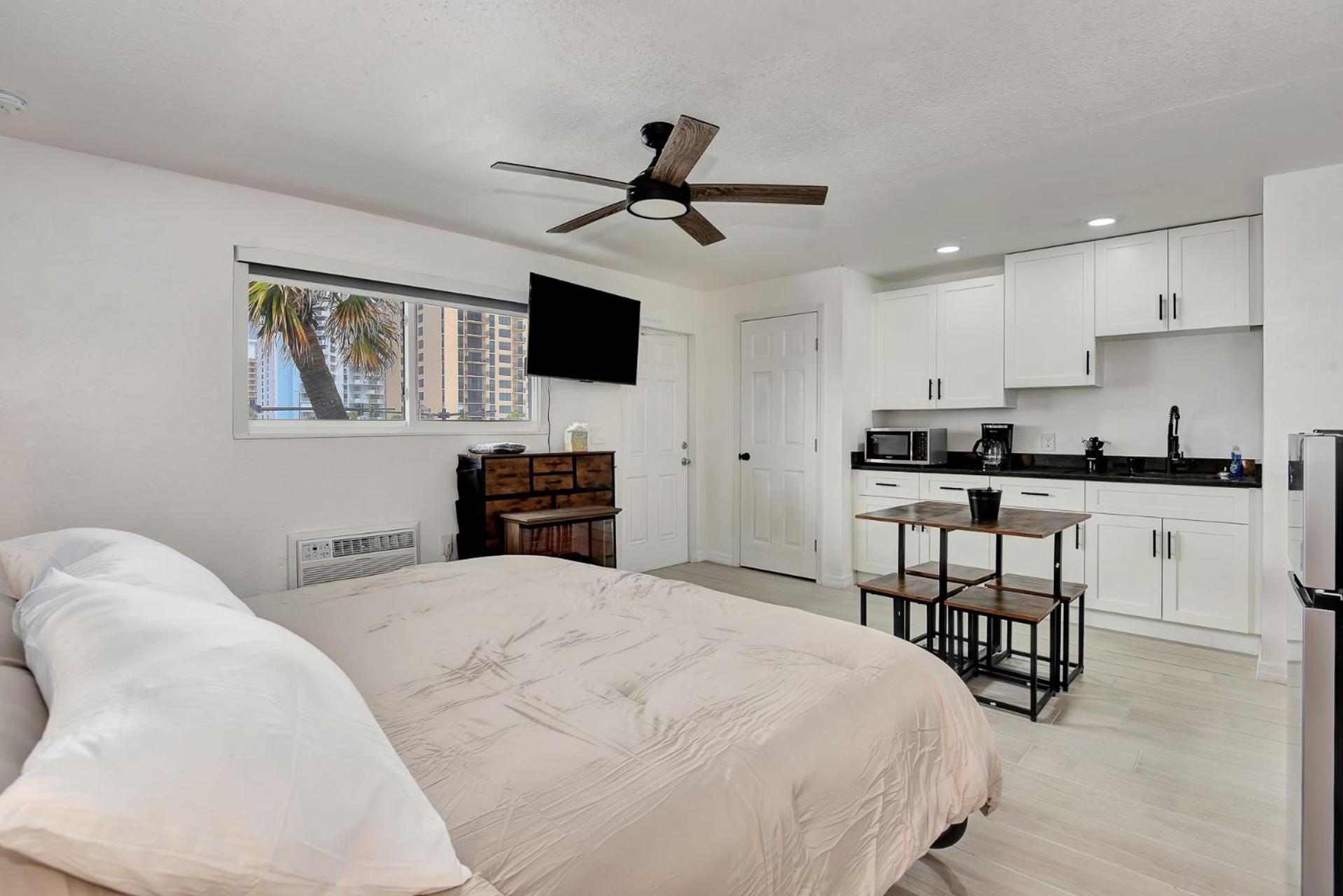 Cozy Studio Suite Near Beach w Kitchenette #11 view 5