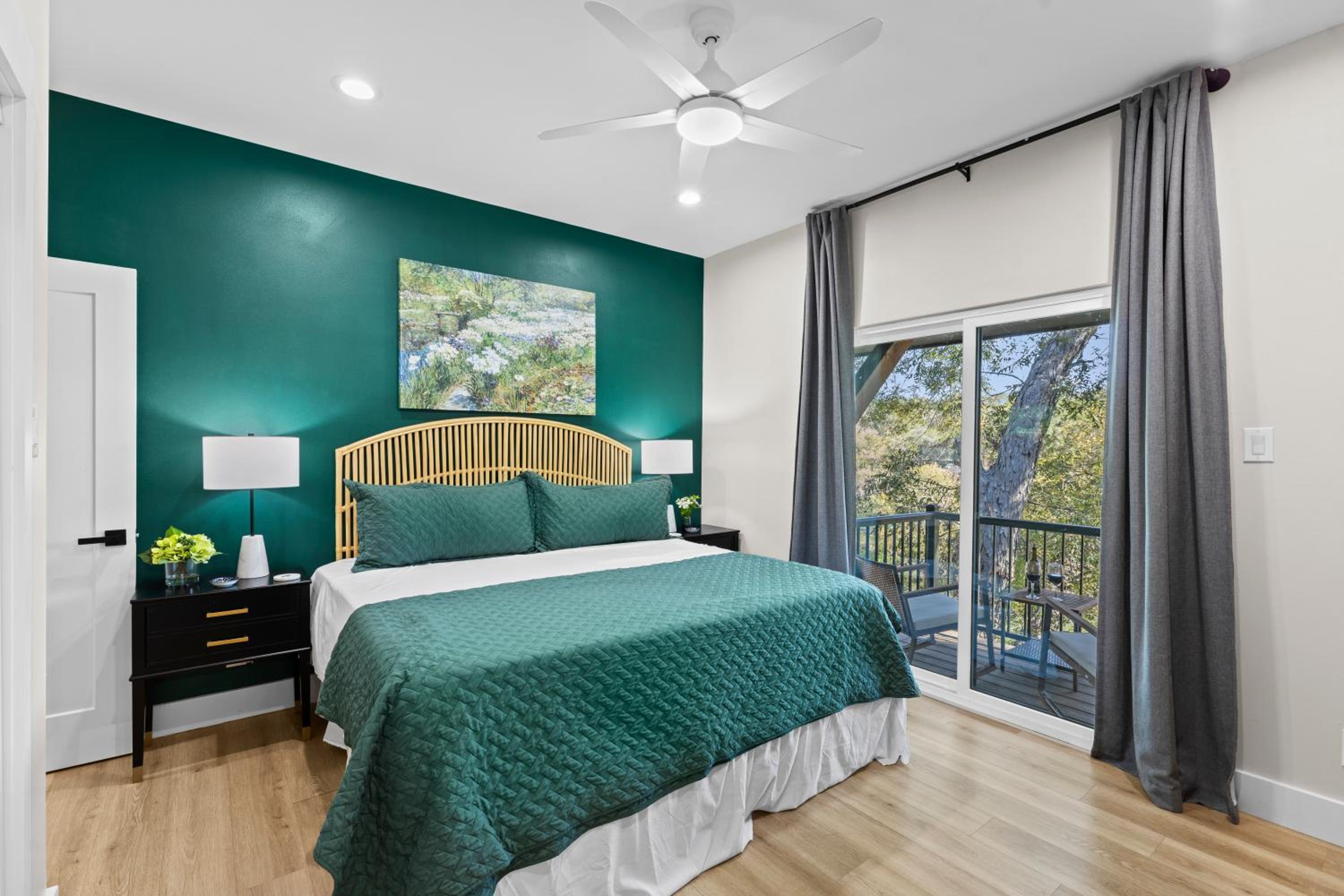 #riverfront 2 King Beds Amazing Views 6 Decks view 2