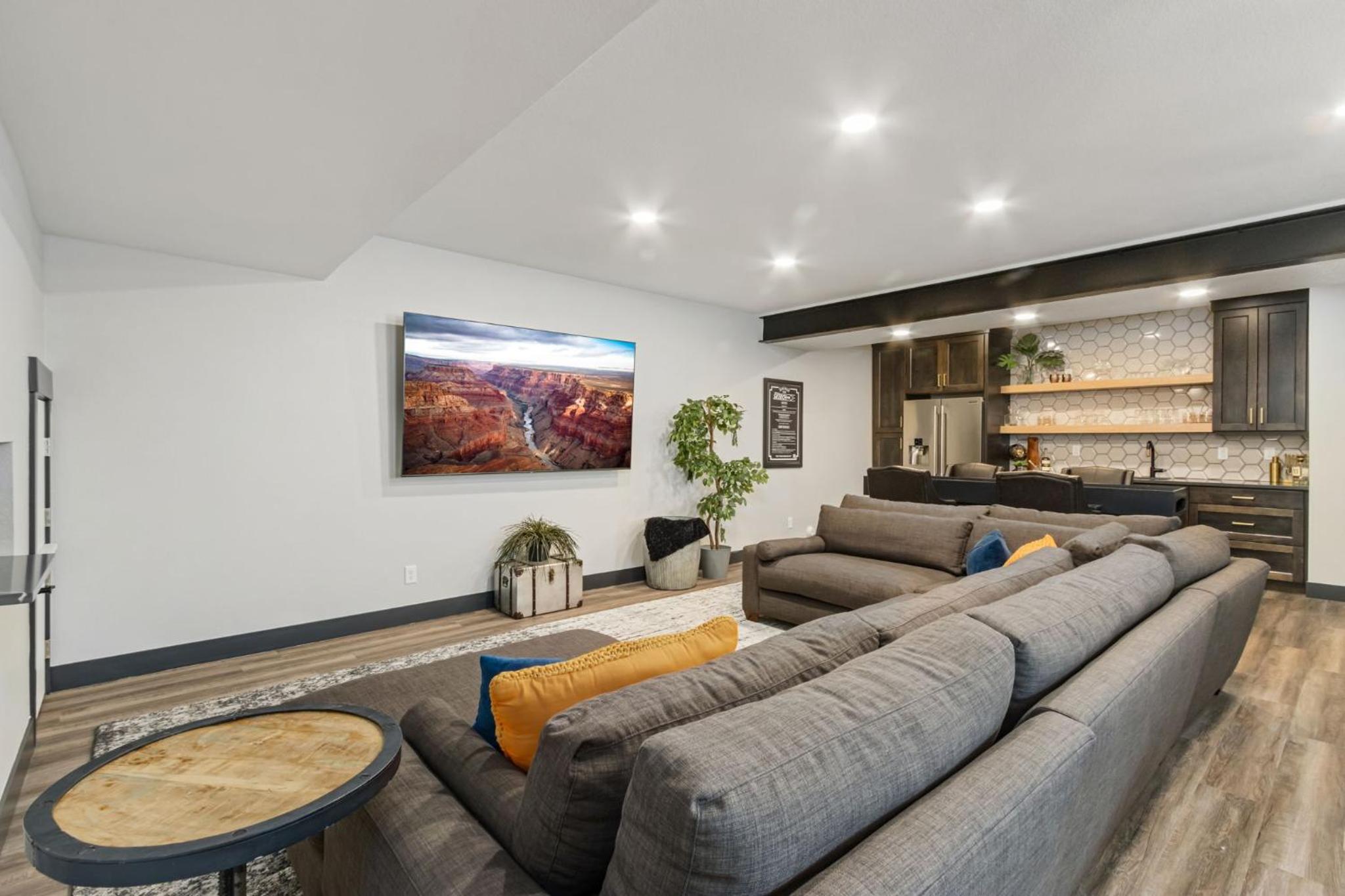 Colorado Modern Retreat with King Beds, Pickleball view 3